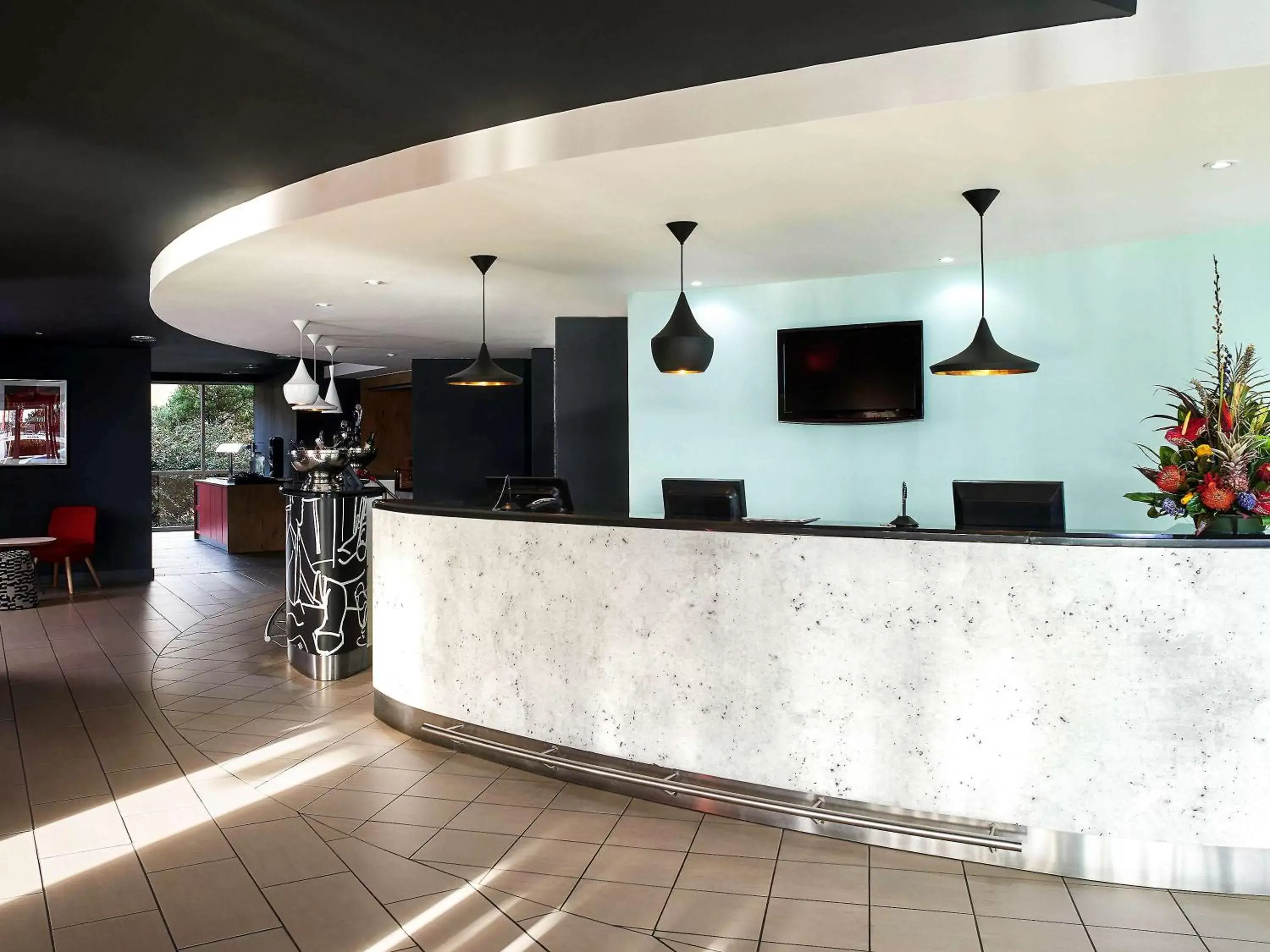 Property building, Lobby/Reception in ibis Swansea