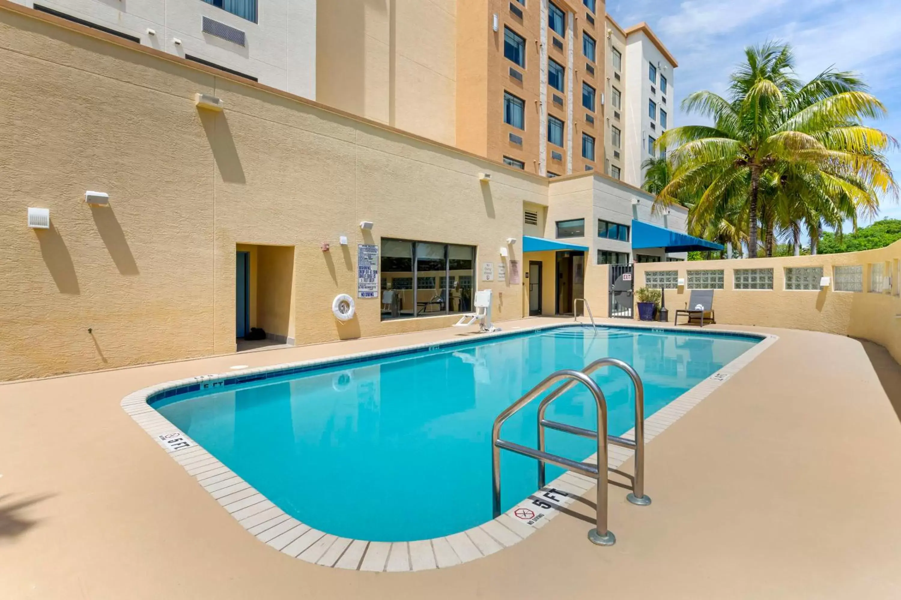 Pool view, Swimming Pool in Best Western Plus Miami Executive Airport Hotel and Suites