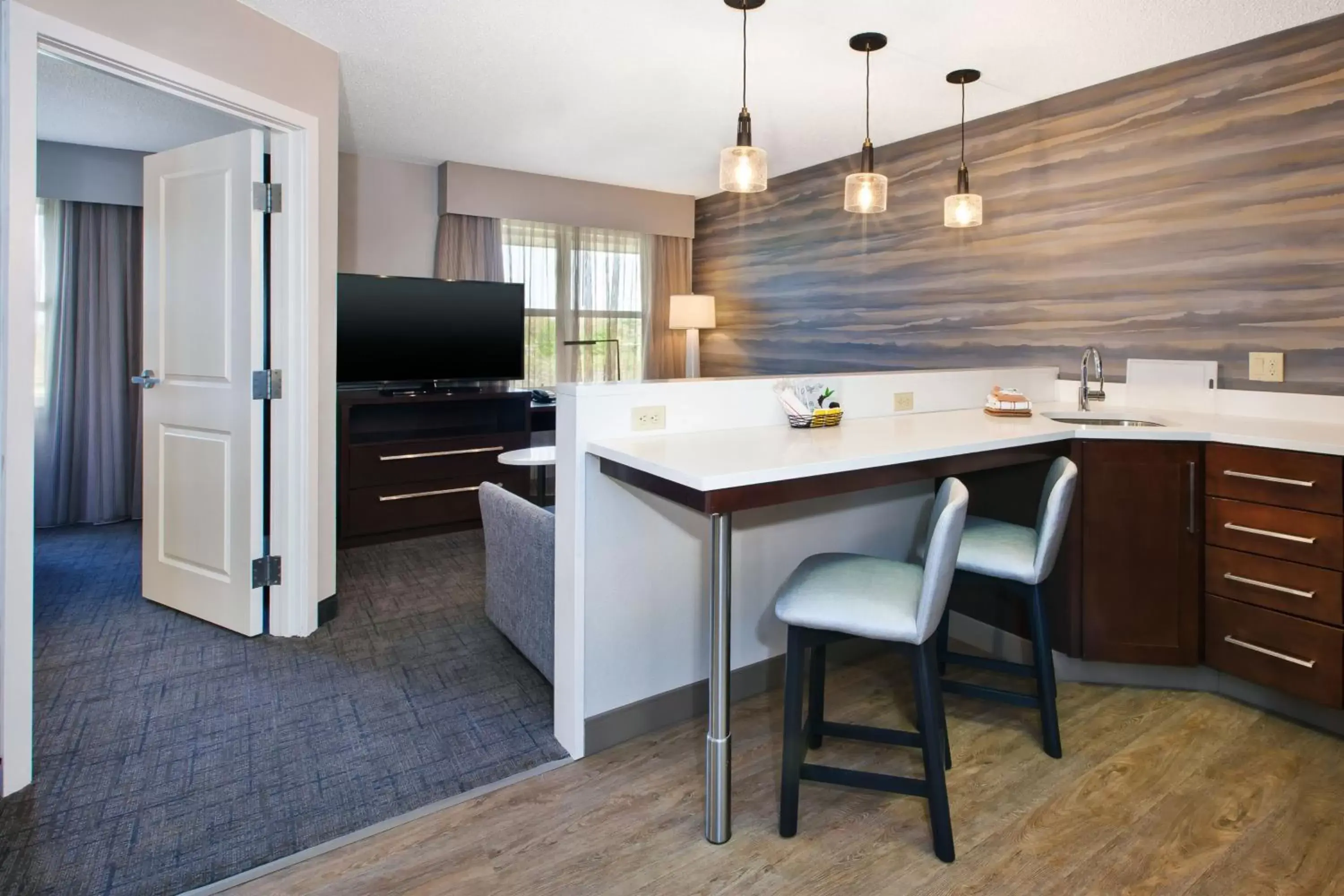 Bedroom, Kitchen/Kitchenette in Residence Inn by Marriott Ann Arbor North
