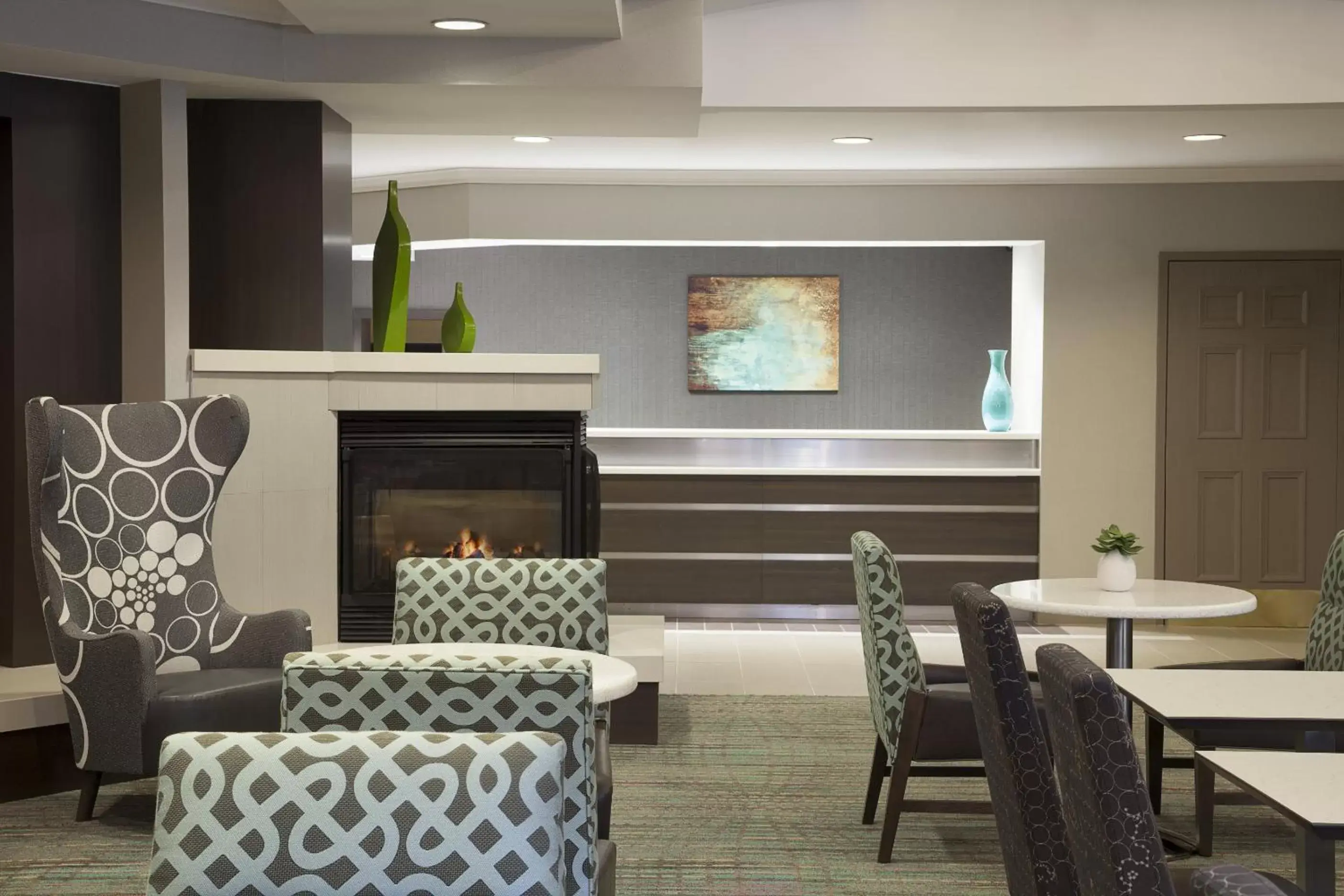 Lobby or reception in Cambridge Suites Mississauga