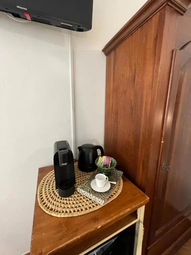 Coffee/Tea Facilities in Ai Dammusi Rooms