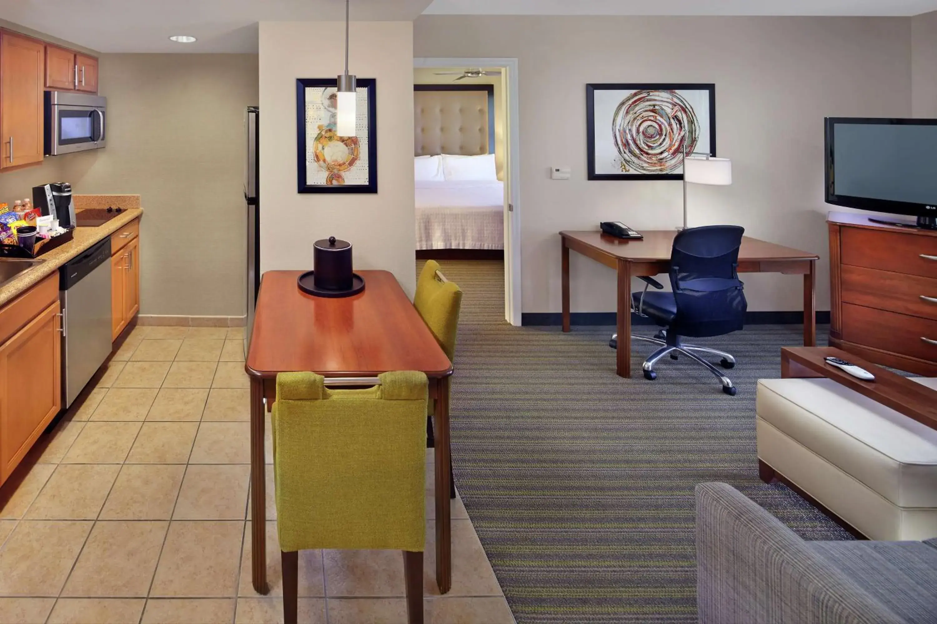 Photo of the whole room, Seating Area in Homewood Suites by Hilton Daytona Beach Speedway-Airport
