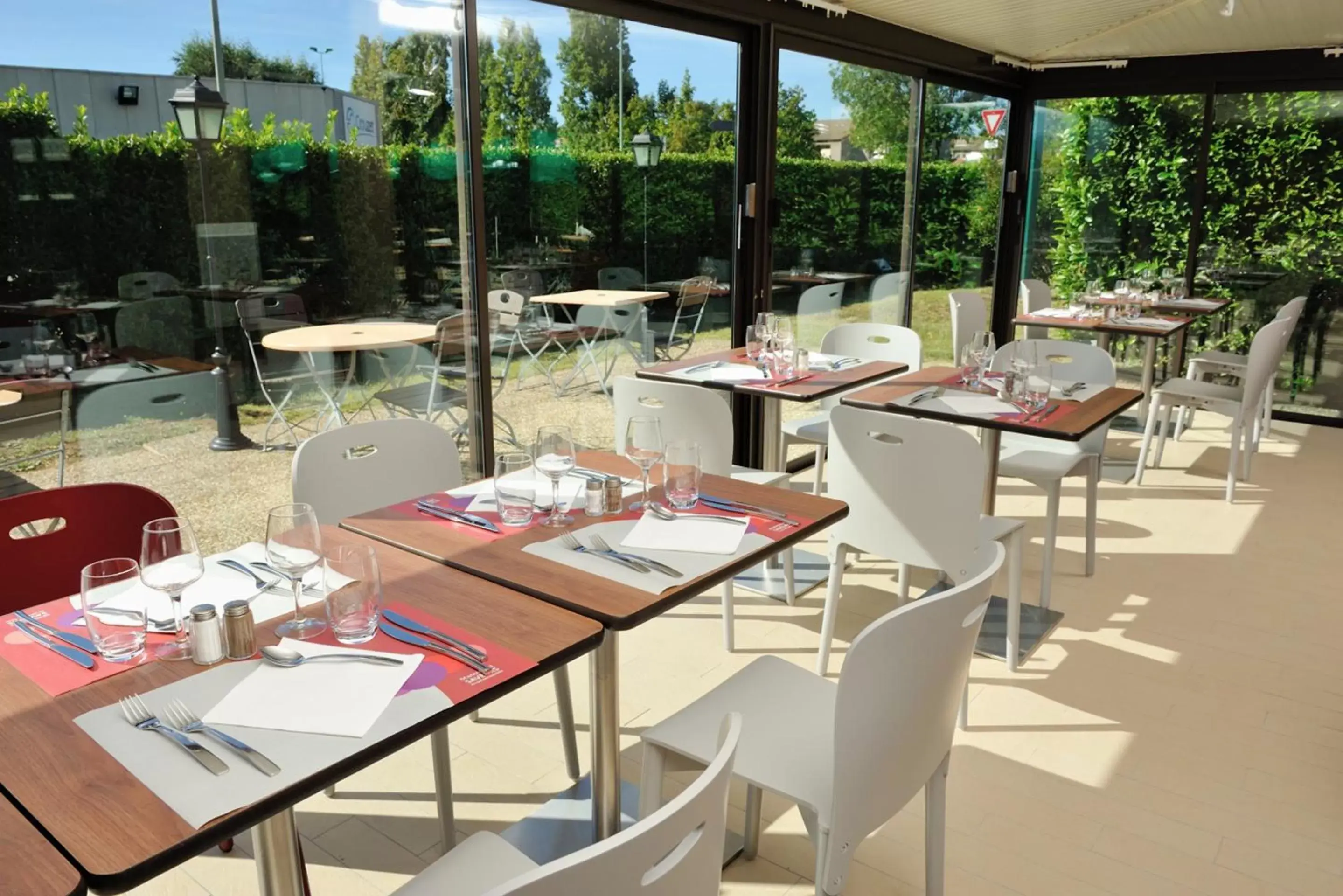 Restaurant/Places to Eat in Campanile Valence Sud