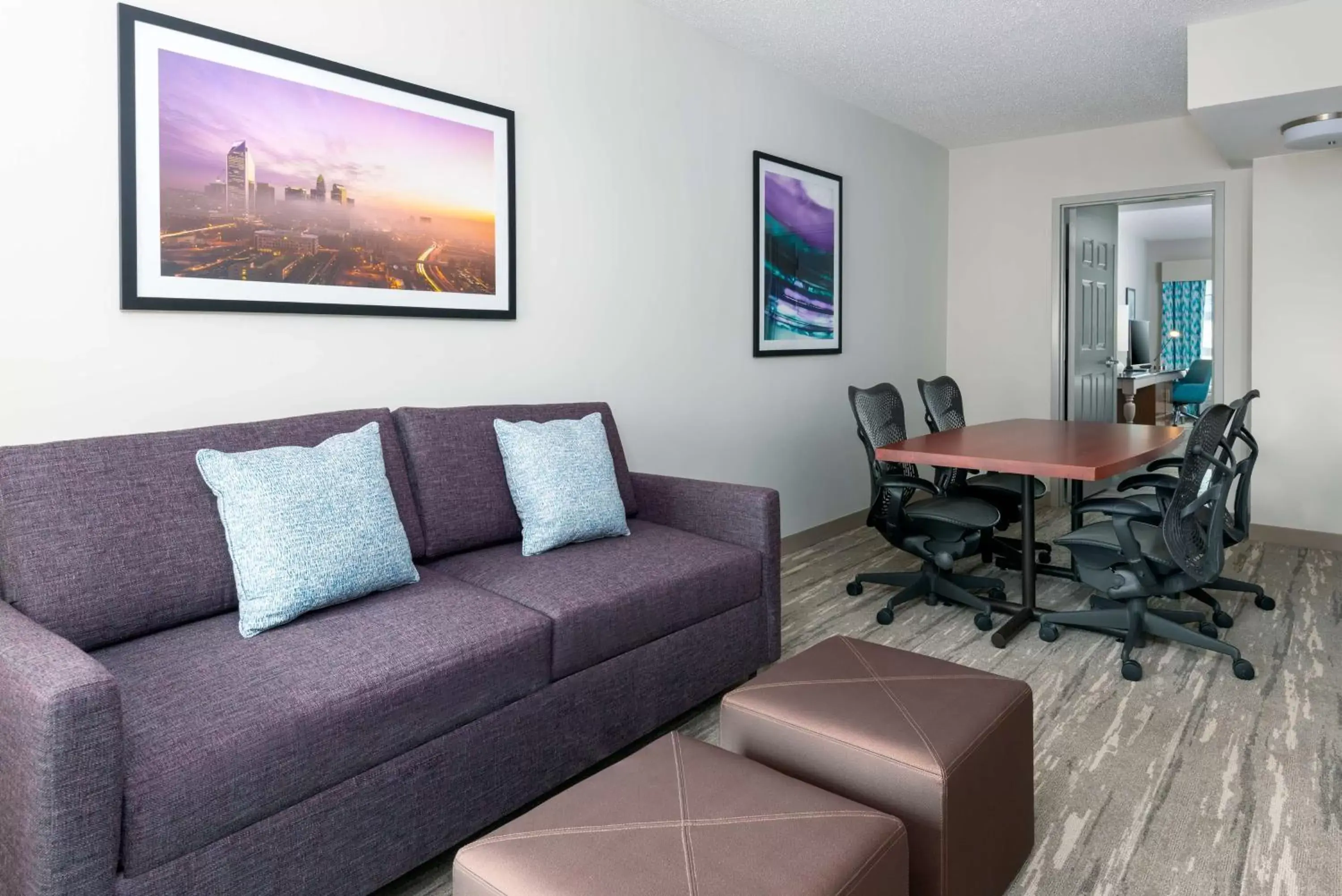 Living room, Seating Area in Hilton Garden Inn Charlotte Uptown