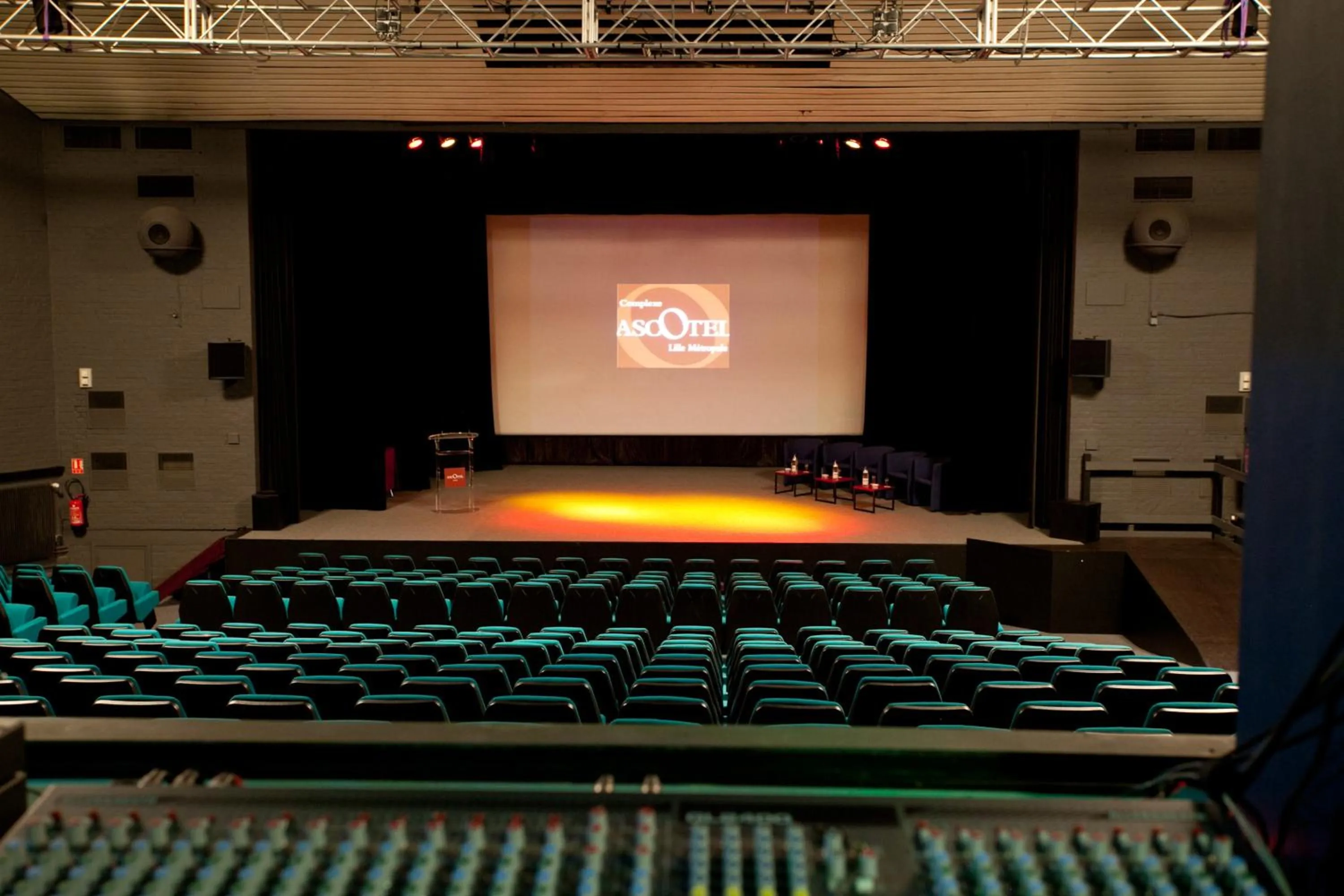 Business facilities in The Originals City, Hôtel Ascotel, Lille Est Grand Stade