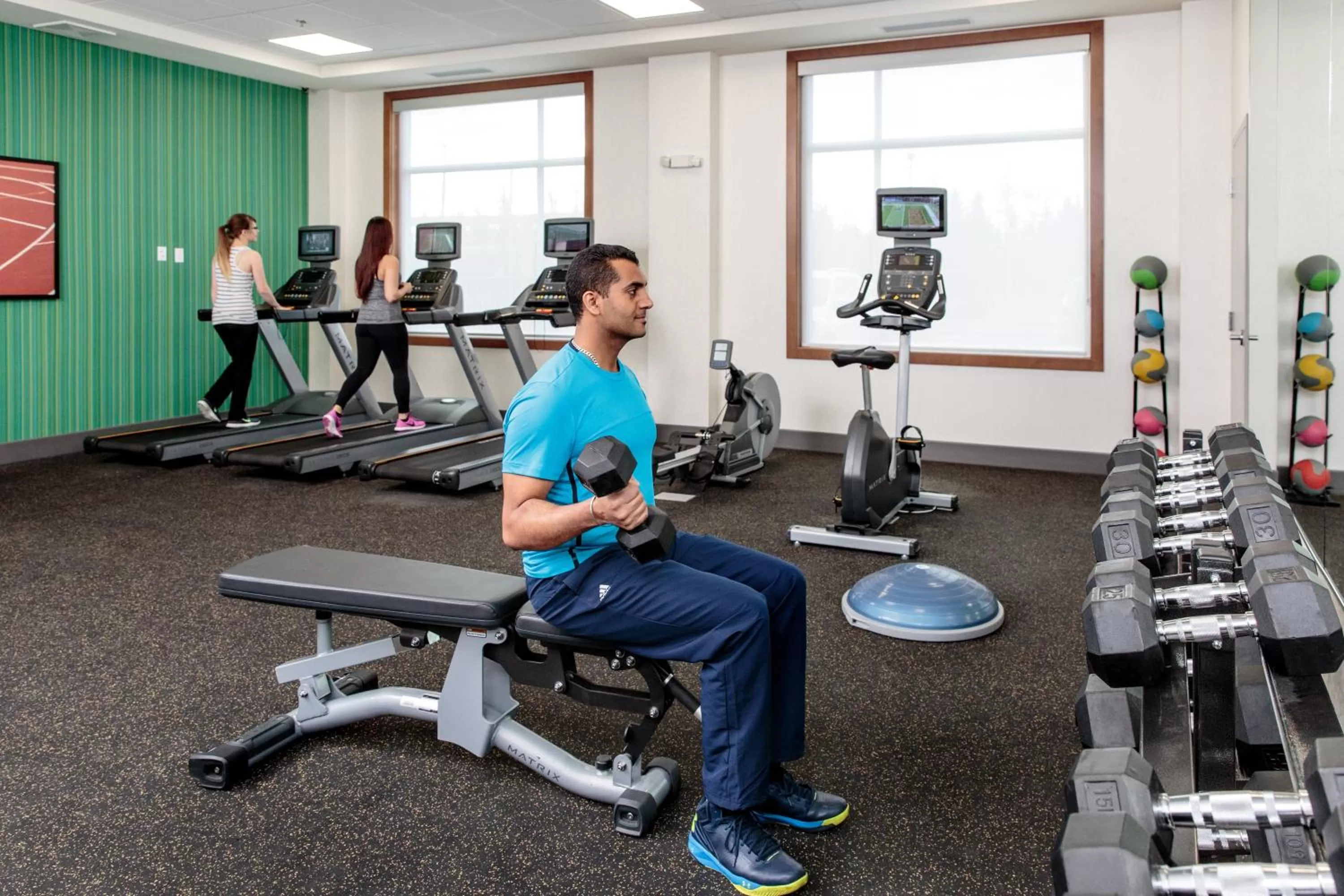 Fitness centre/facilities in Holiday Inn Express & Suites - West Edmonton-Mall Area by IHG