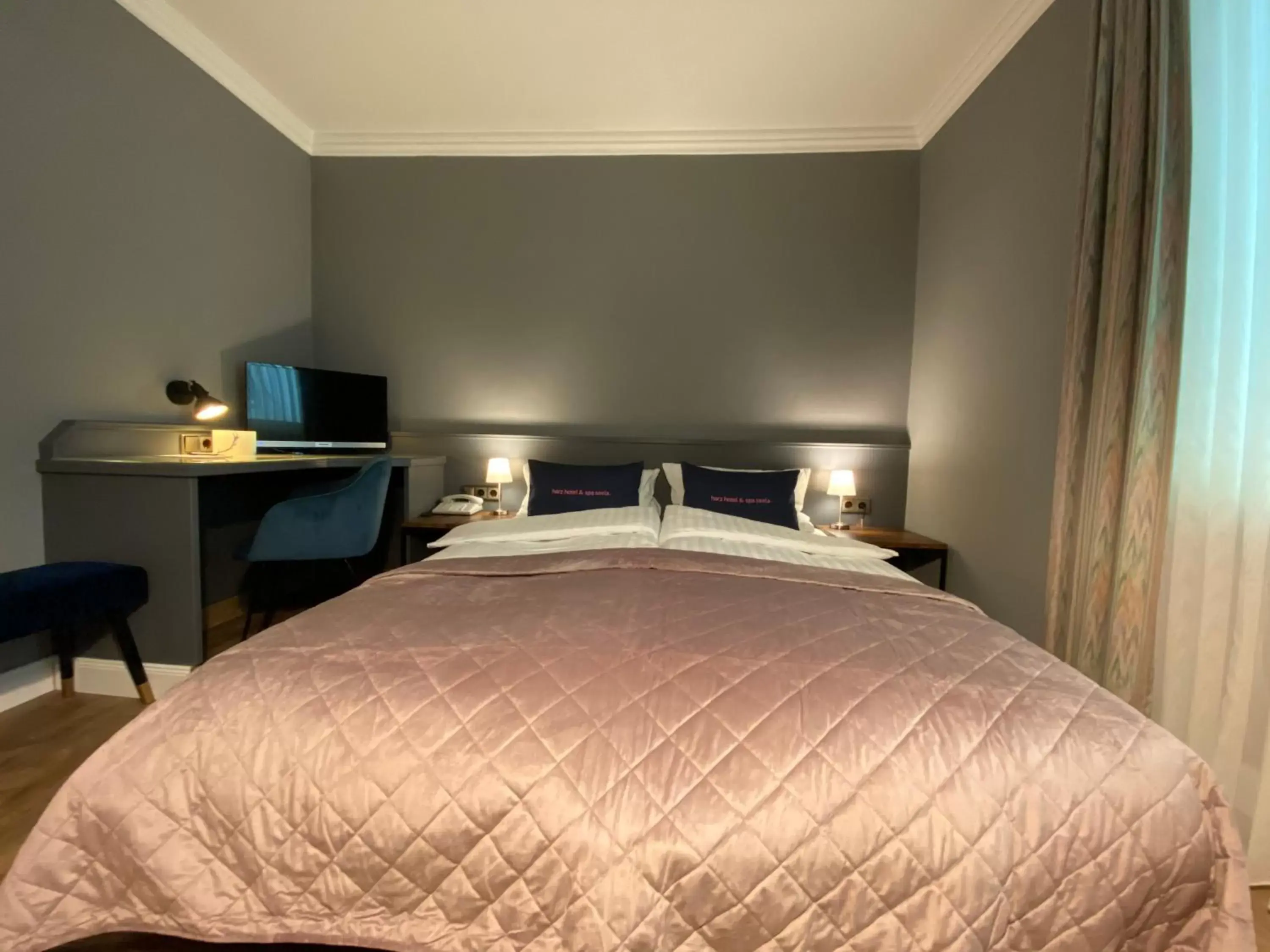 Small double room "Harz Classic" - facing the quiet forest side in Harz Hotel & Spa Seela Small double room "Harz Classic" - facing the quiet forest side in Harz Hotel & Spa Seela