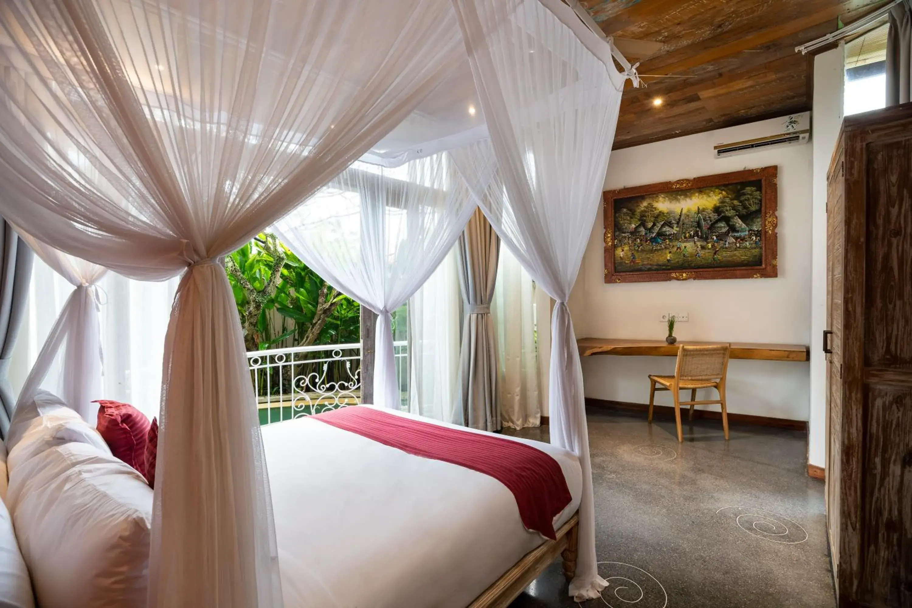 Bed in Aryaswara Villa Ubud