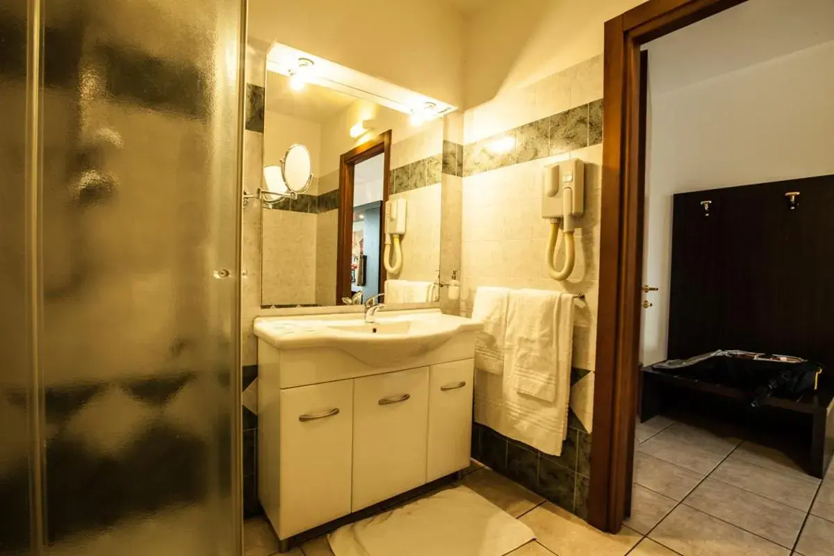 Bathroom in Hotel Davide