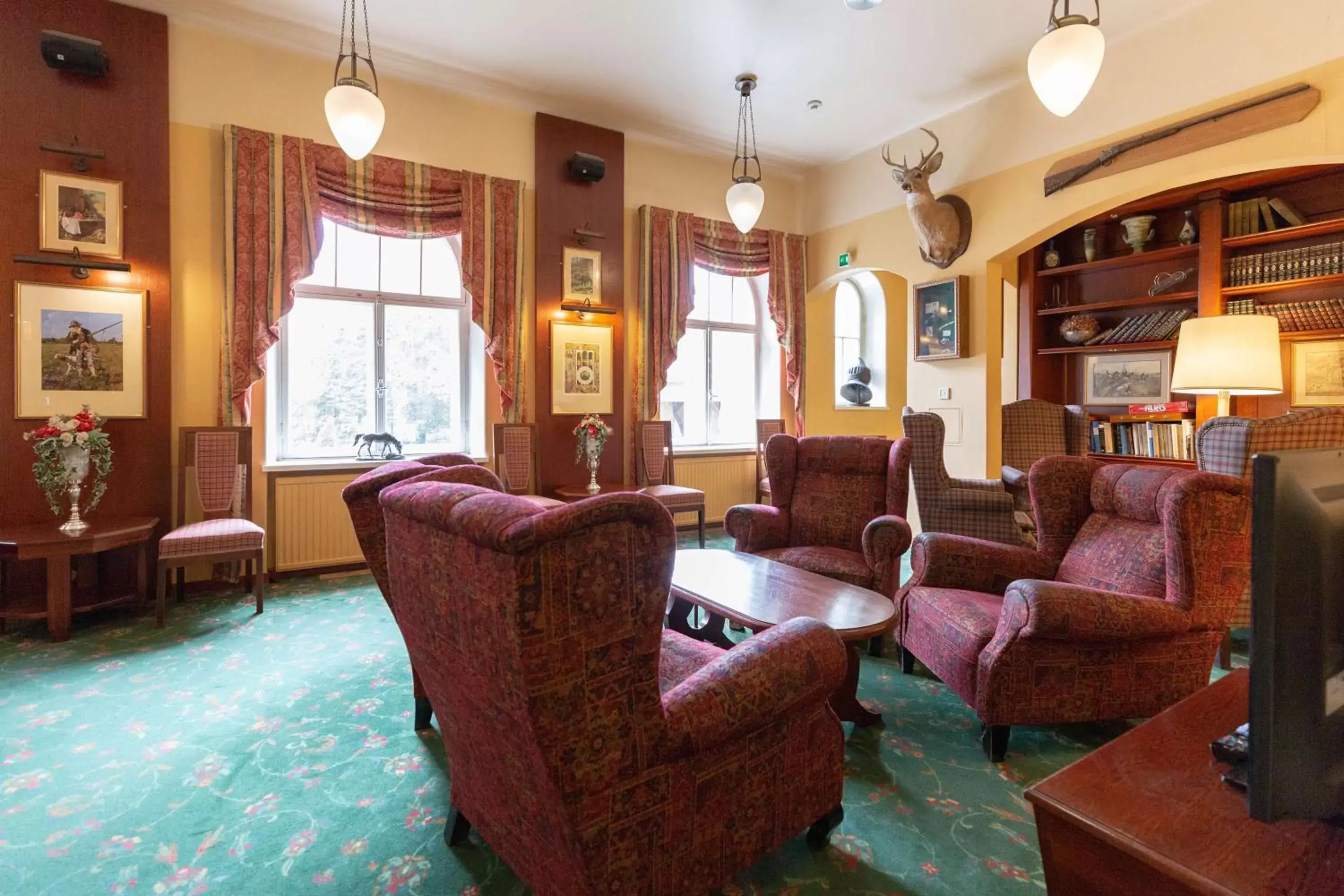 Lounge or bar, Seating Area in Scandic Imatran Valtionhotelli