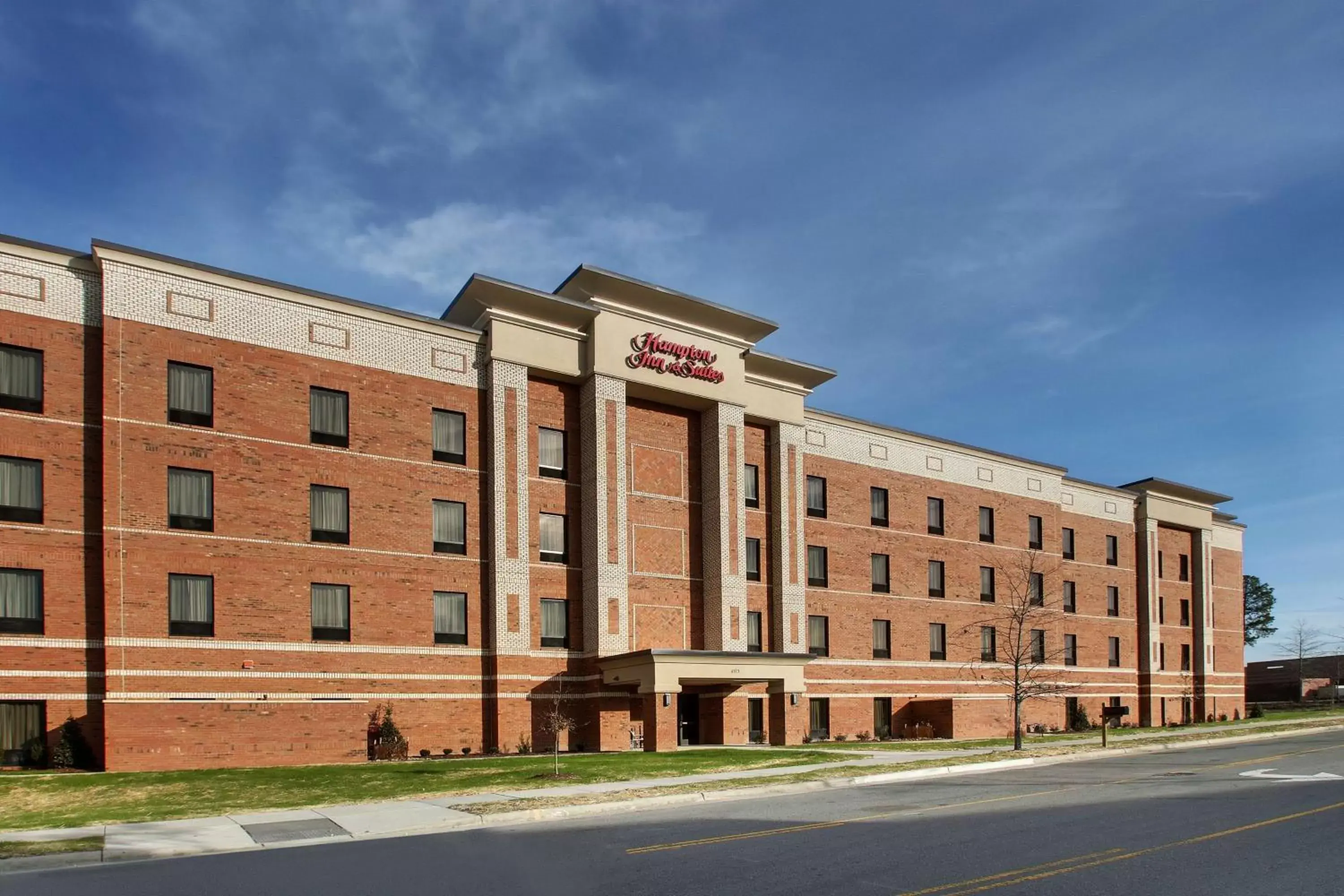 Property Building in Hampton Inn & Suites By Hilton Knightdale Raleigh
