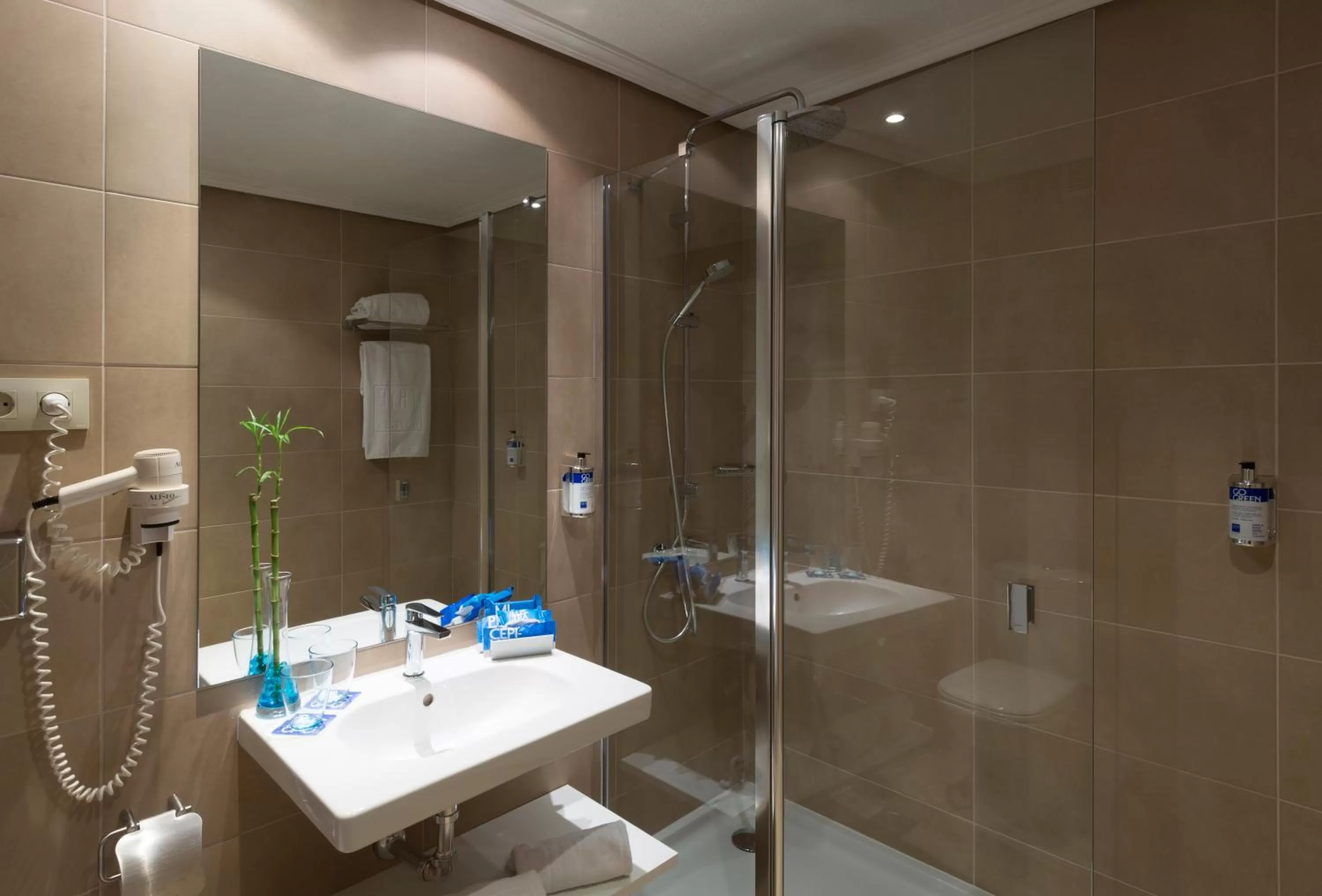 Bathroom in Hotel Madrid Gran Via 25, Affiliated by Meliá