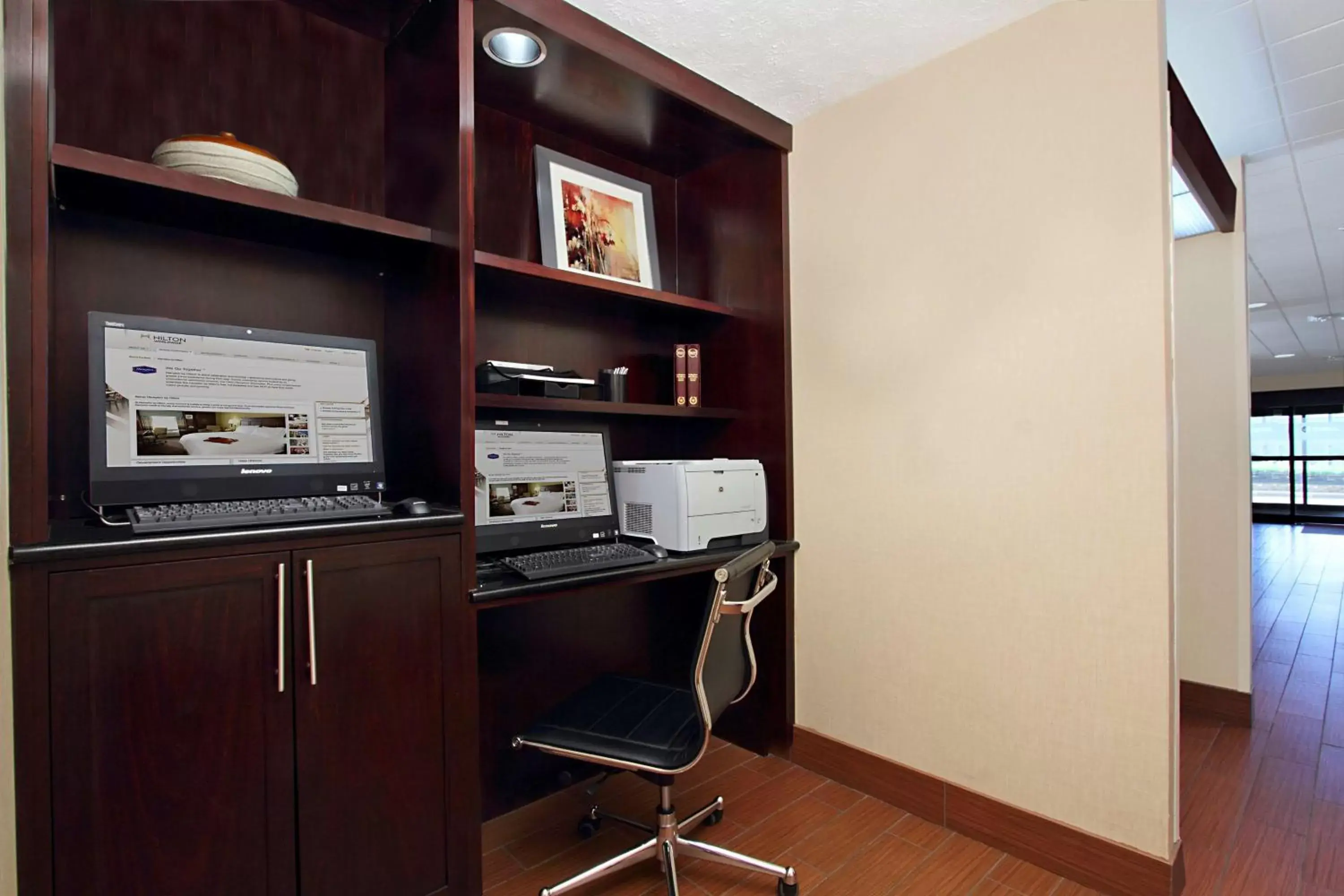 Business facilities, Business Area/Conference Room in Hampton Inn Columbus-International Airport