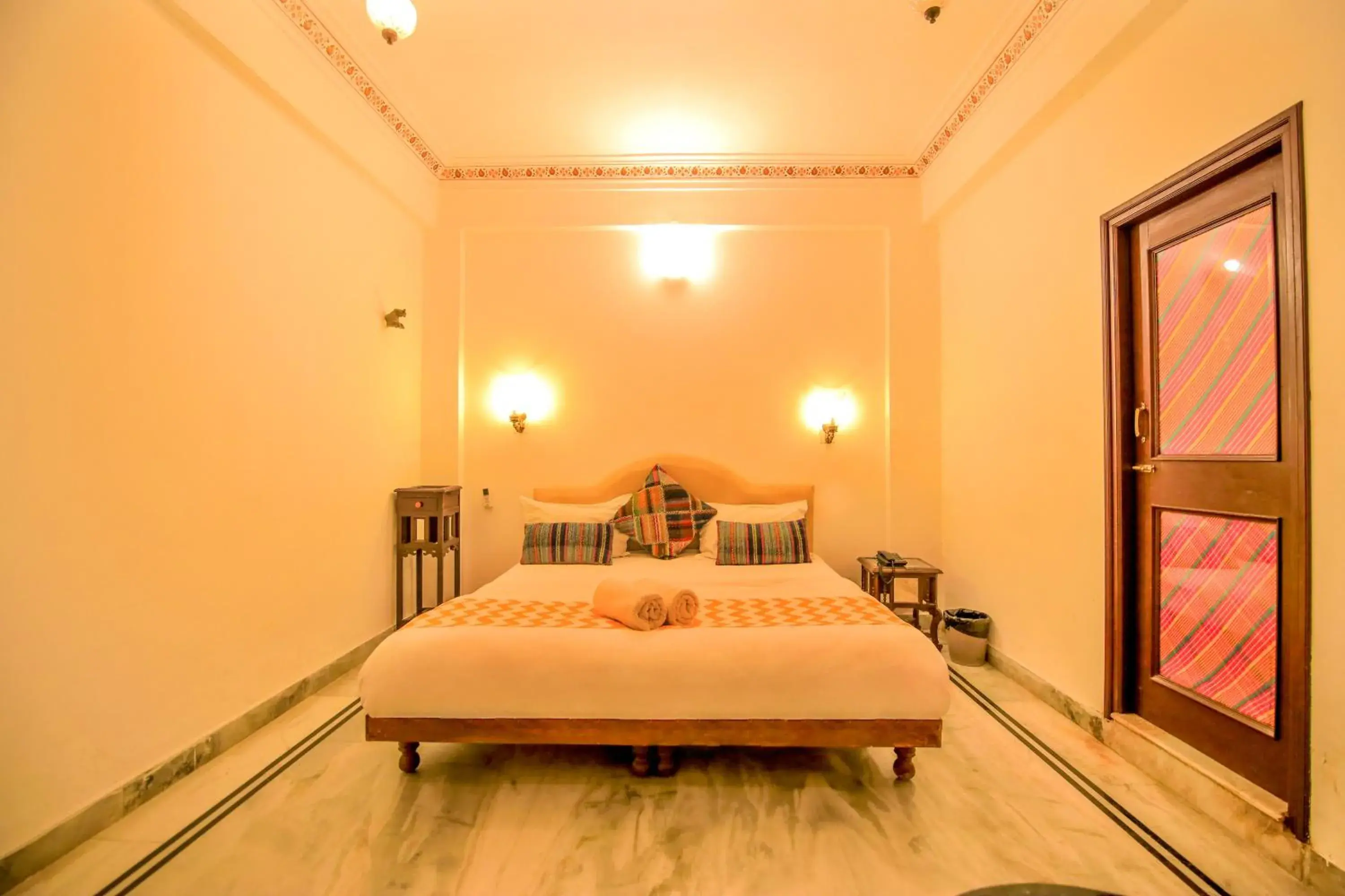 Bedroom, Bed in Hotel Devraj Niwas on Lake Pichola Udaipur