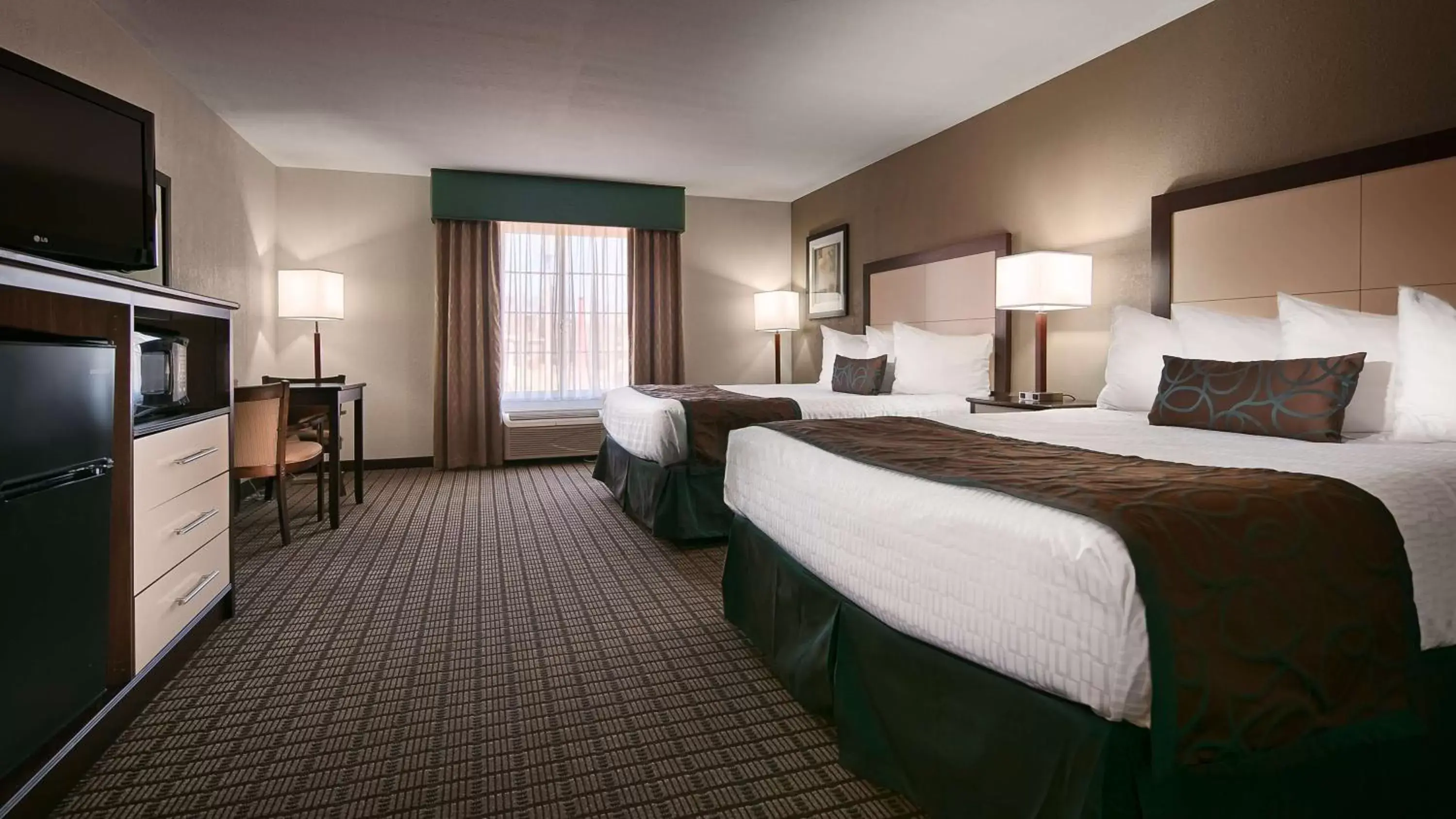 Queen Room with Two Queen Beds - Disability Access in Best Western Plus - Magee Inn & Suites