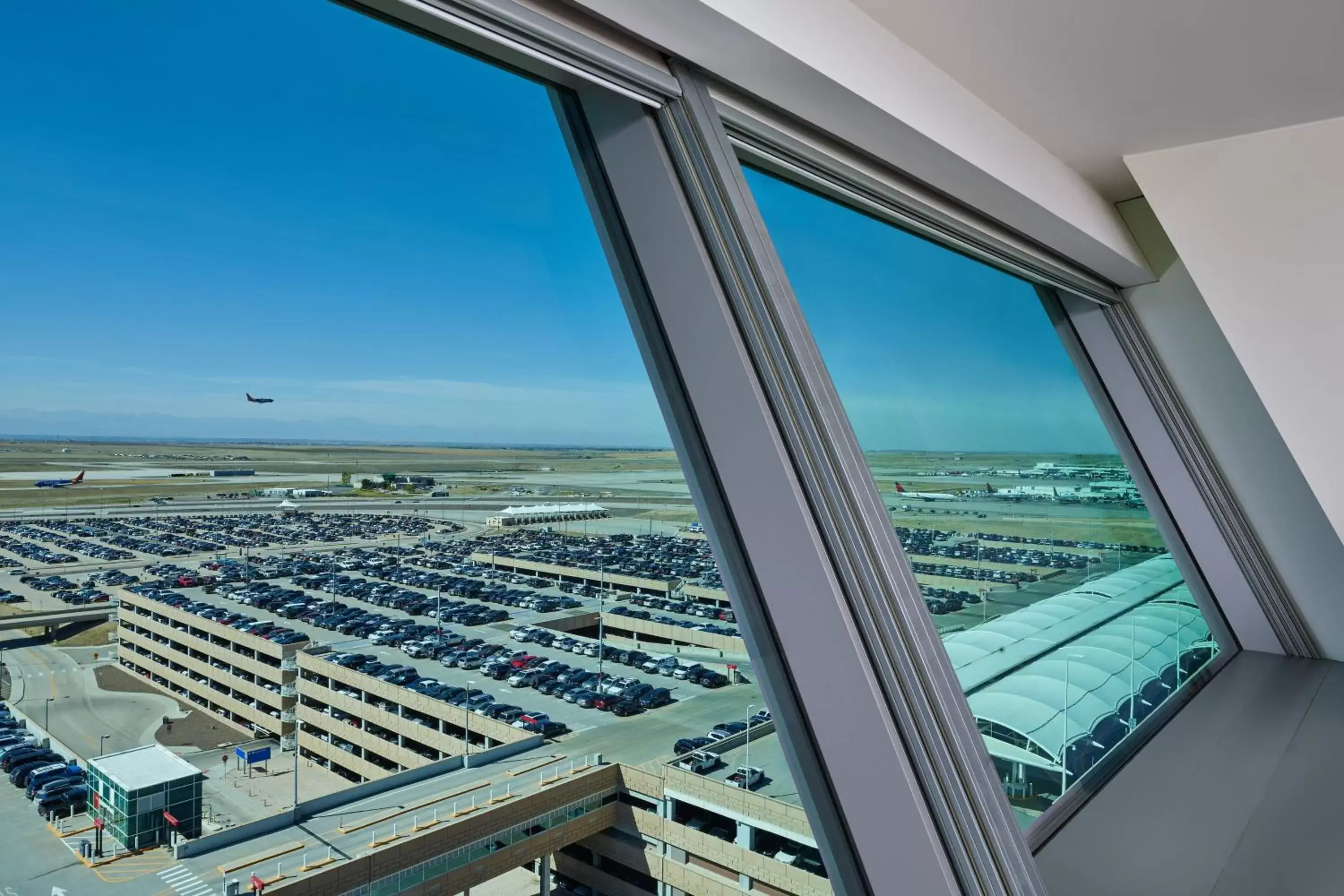 Photo of the whole room in The Westin Denver International Airport