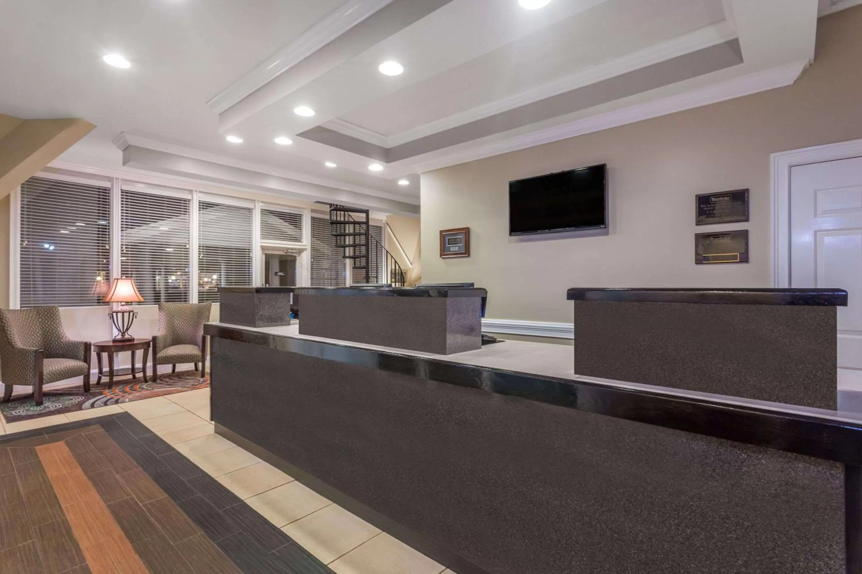 Lobby or reception in Travelodge by Wyndham Lakeland