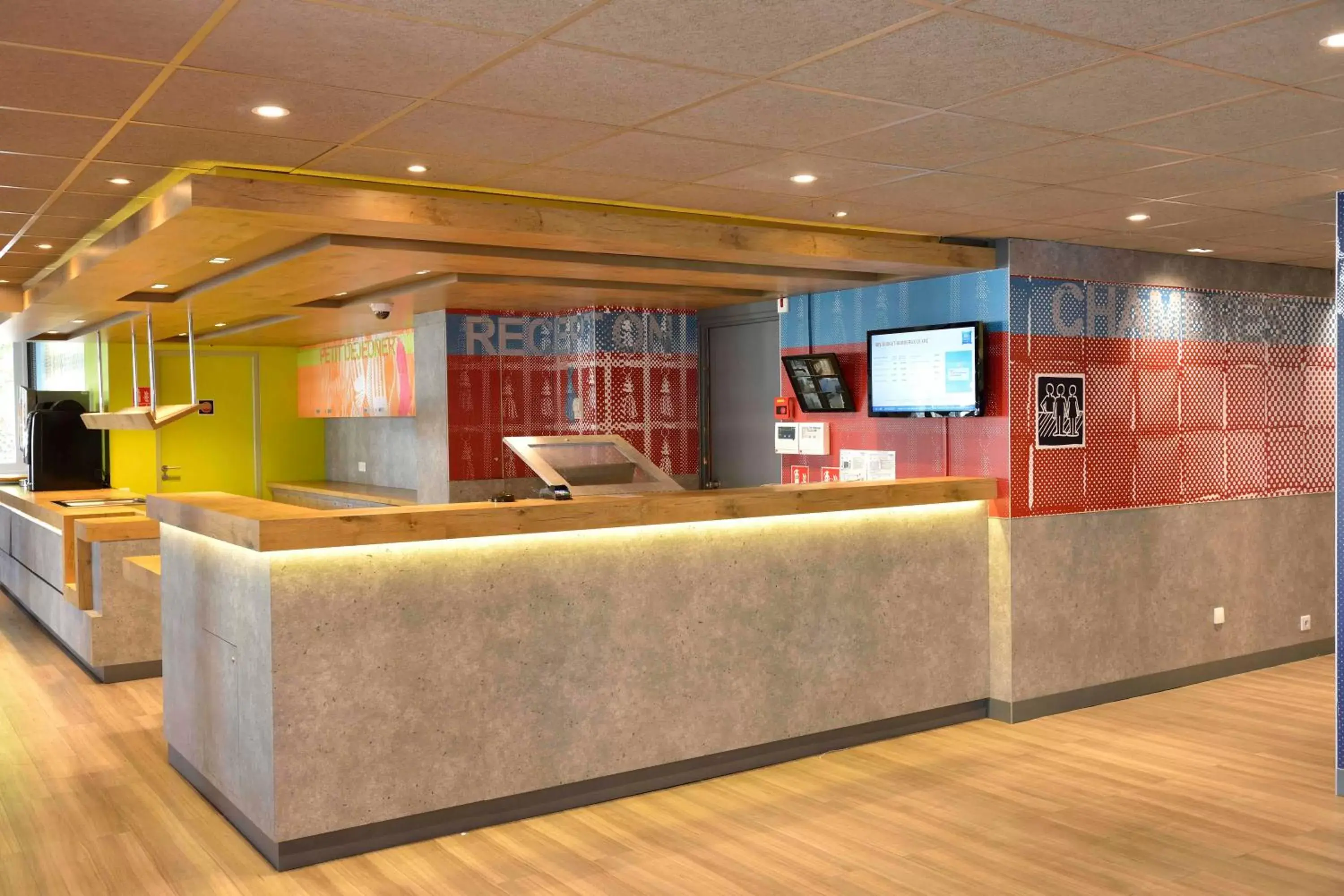 Lobby or reception in ibis budget Bordeaux Lac Lobby or reception in ibis budget Bordeaux Lac