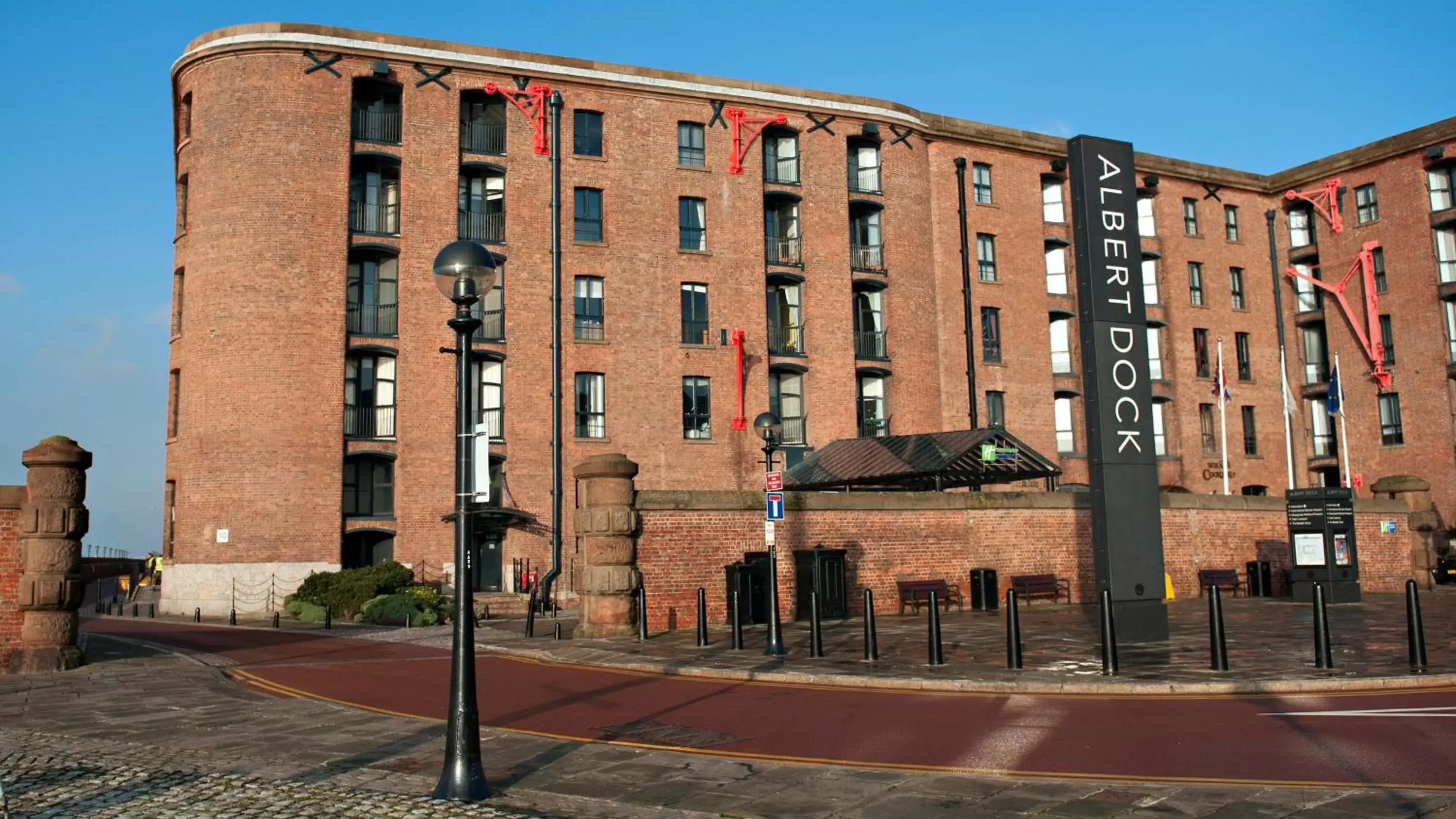 Property Building in Holiday Inn Express Liverpool-Albert Dock, an IHG Hotel