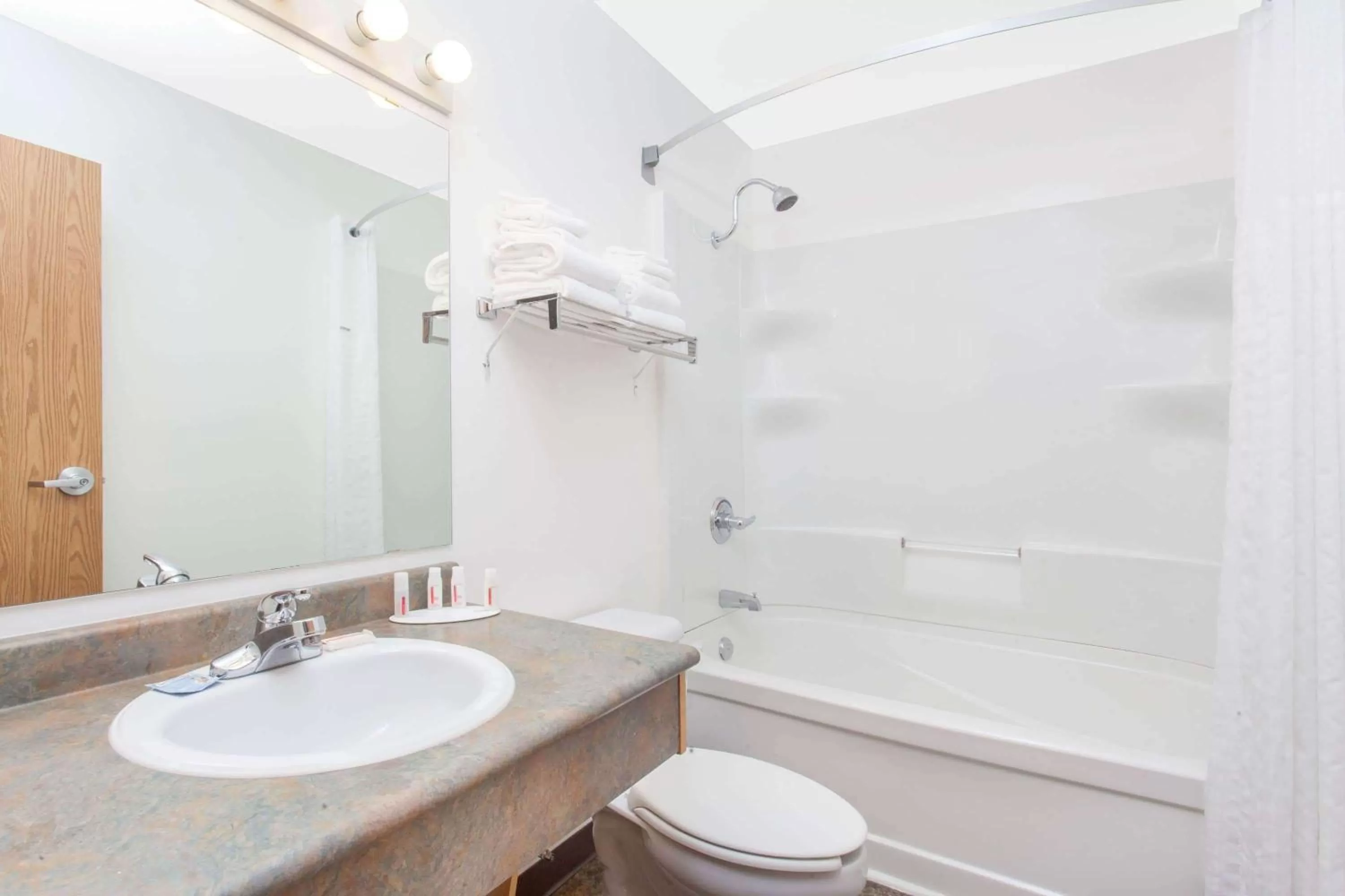 Bathroom in Super 8 by Wyndham Kenora