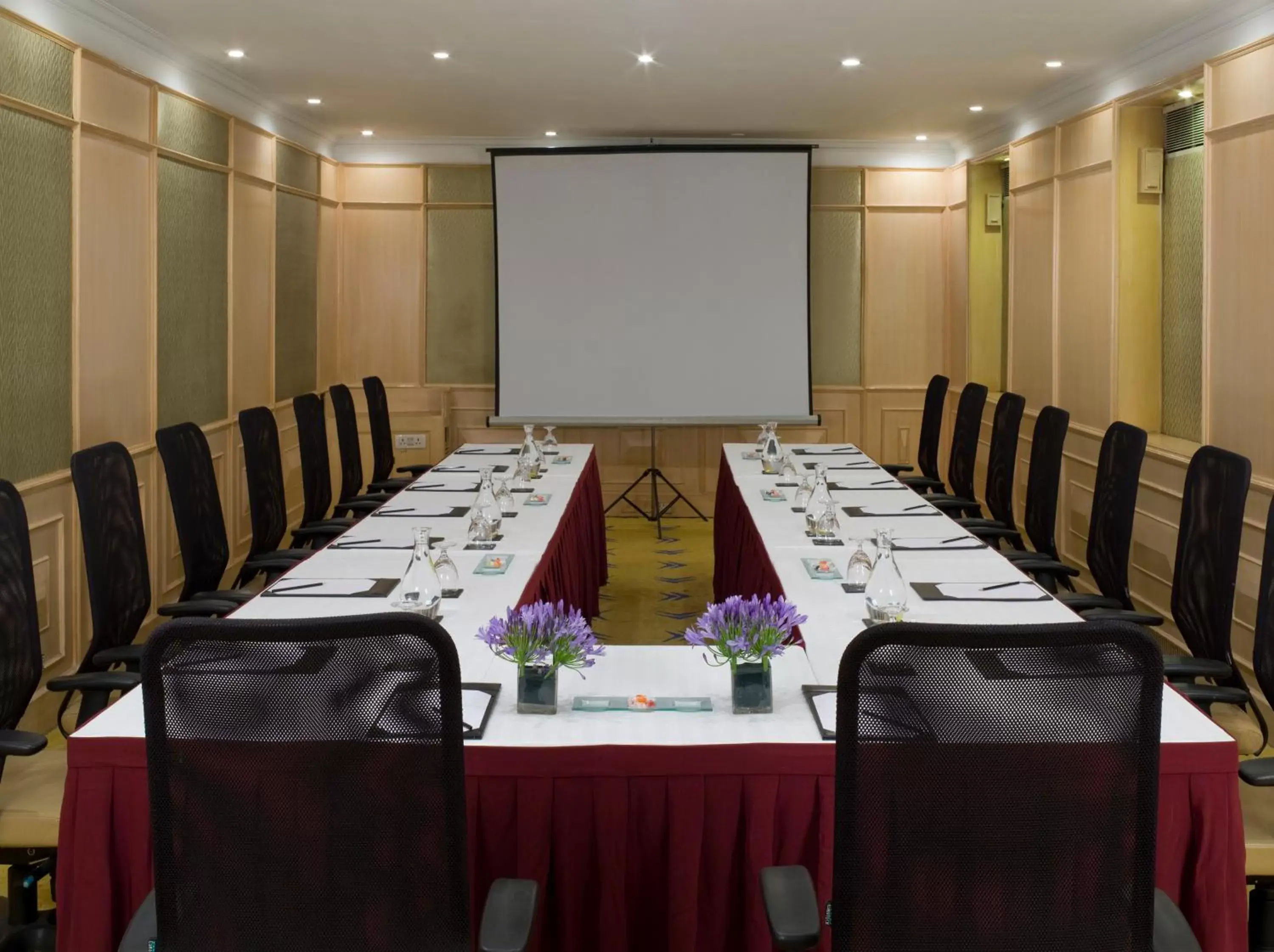 Business facilities, Business Area/Conference Room in Ambassador, New Delhi - IHCL SeleQtions