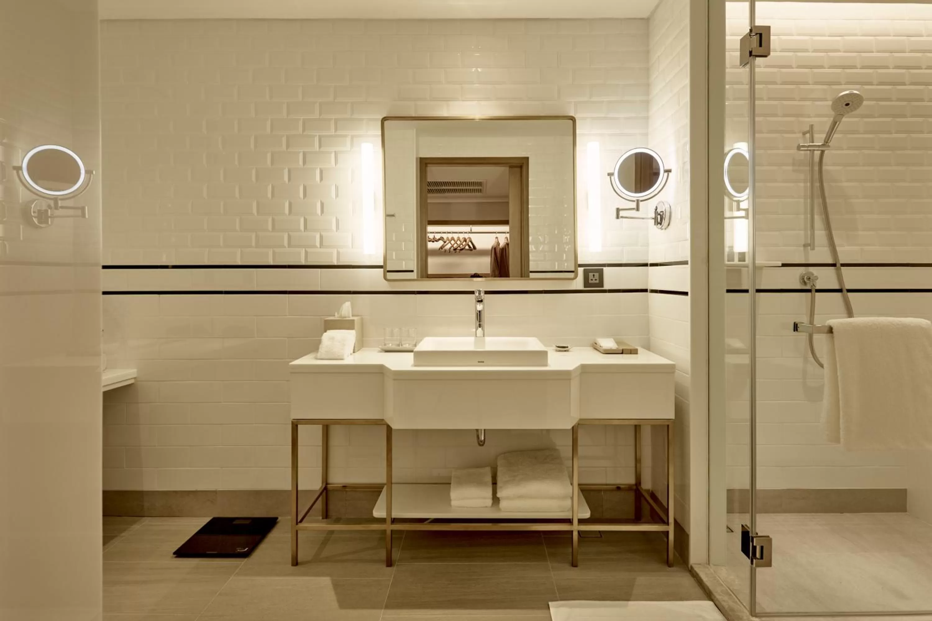 Bathroom in Montien Hotel Surawong Bangkok