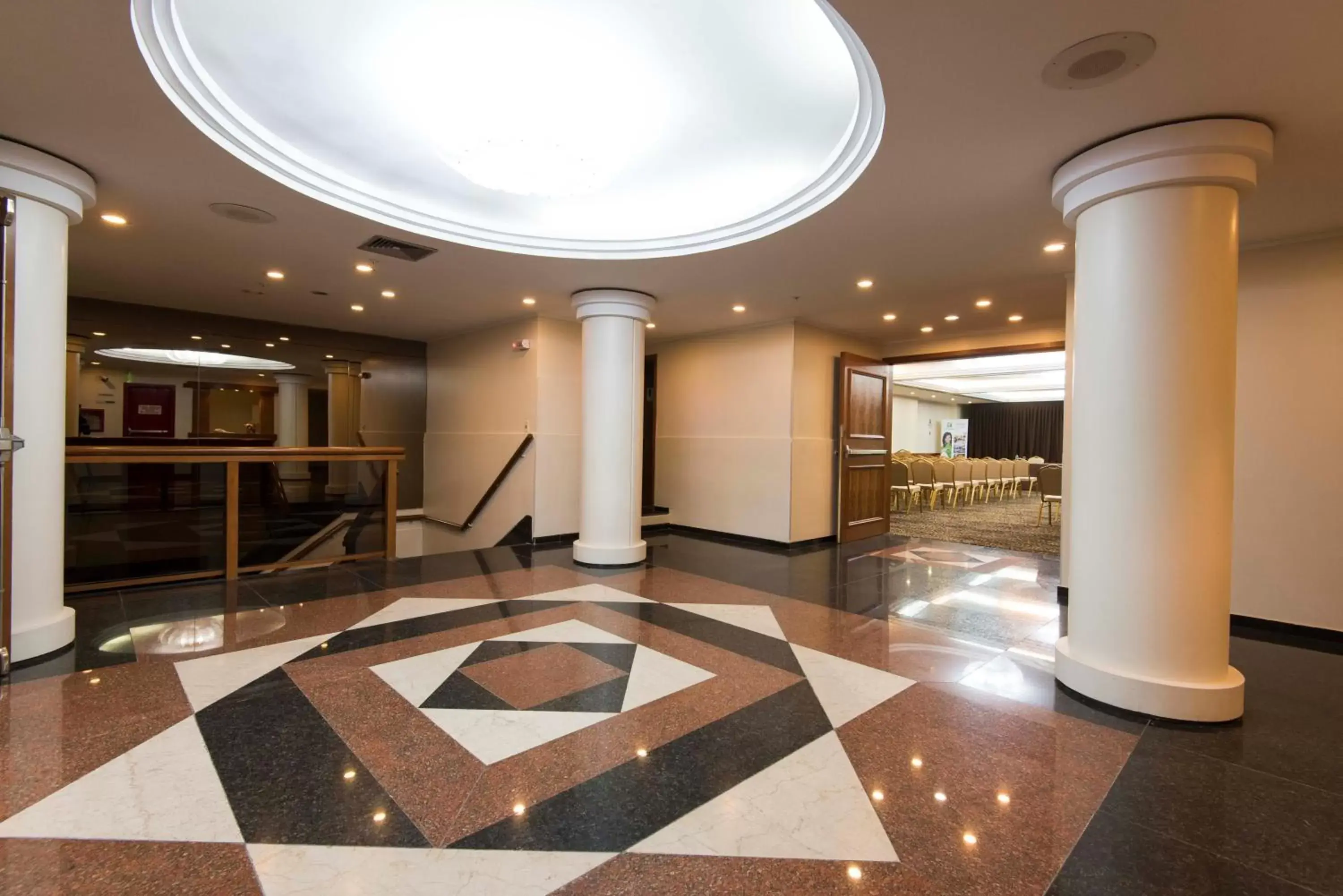 Restaurant/places to eat, Lobby/Reception in Holiday Inn Montevideo, an IHG Hotel