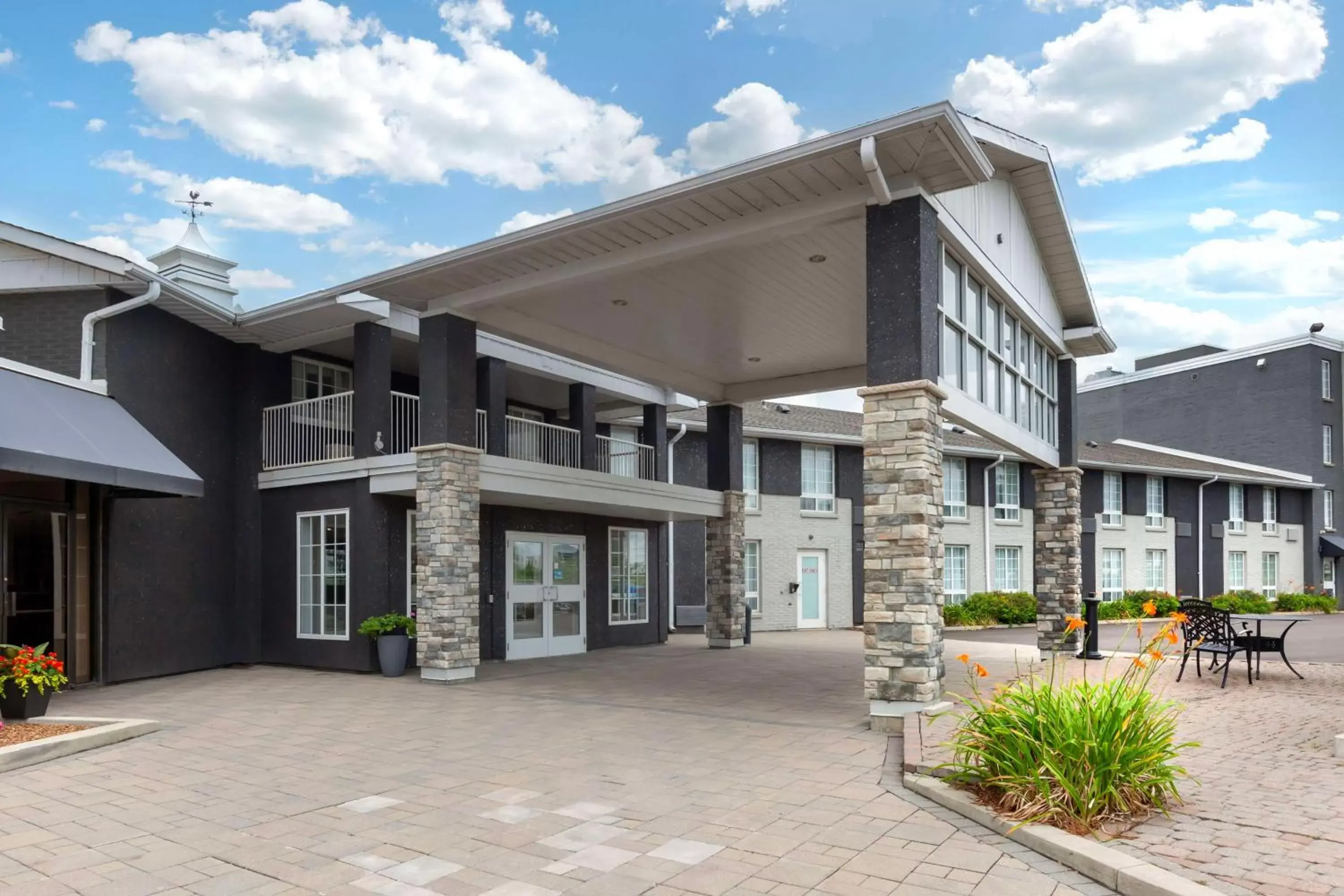 Property Building in Best Western Milton