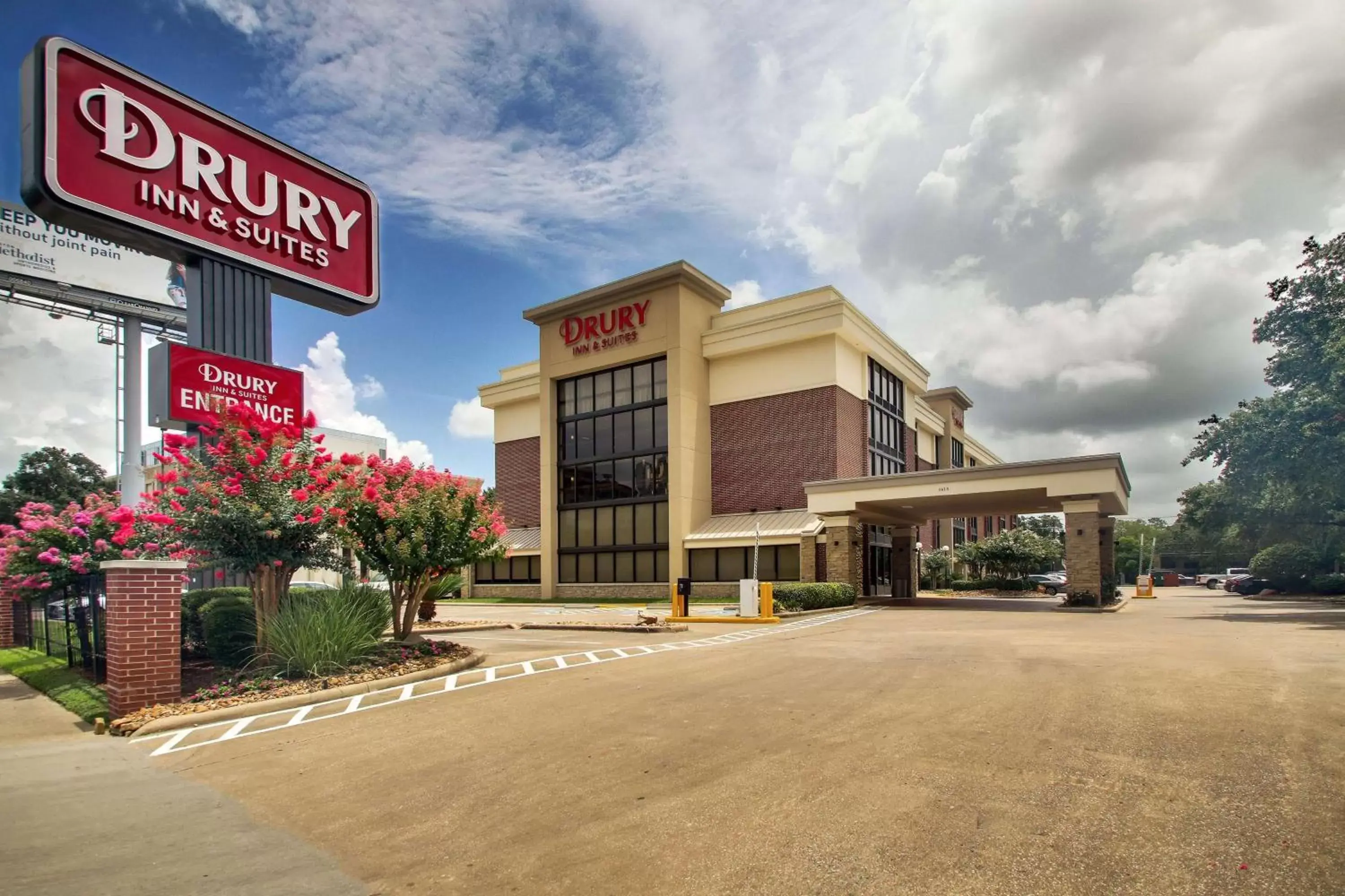 Property building in Drury Inn & Suites Houston Galleria