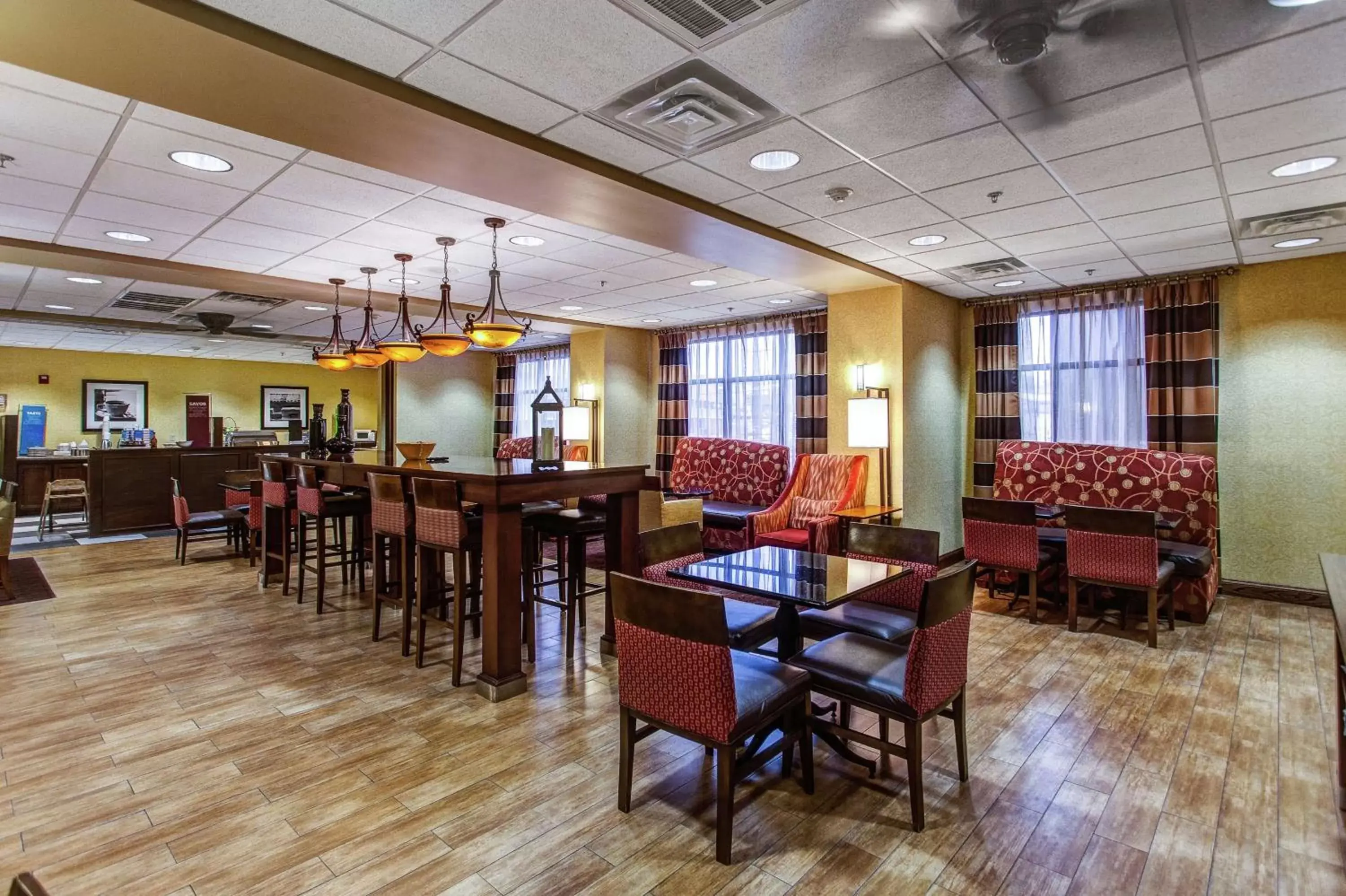 Dining area, Restaurant/Places to Eat in Hampton Inn Junction City