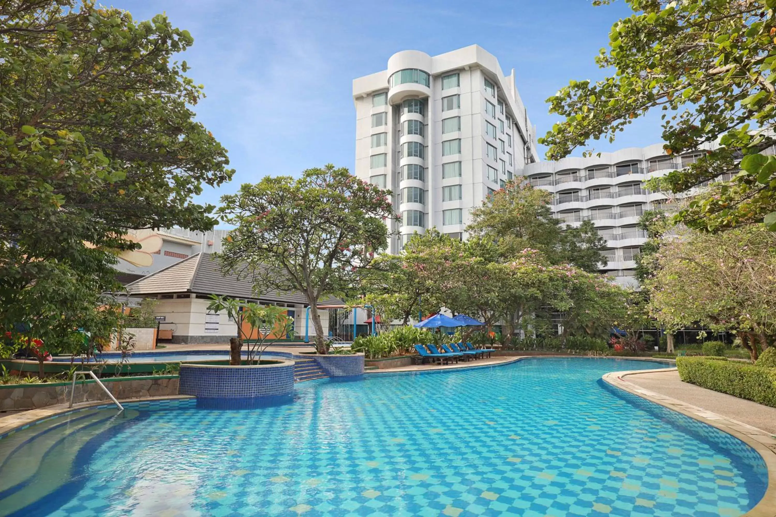 Garden view, Swimming Pool in Mercure Convention Center Ancol