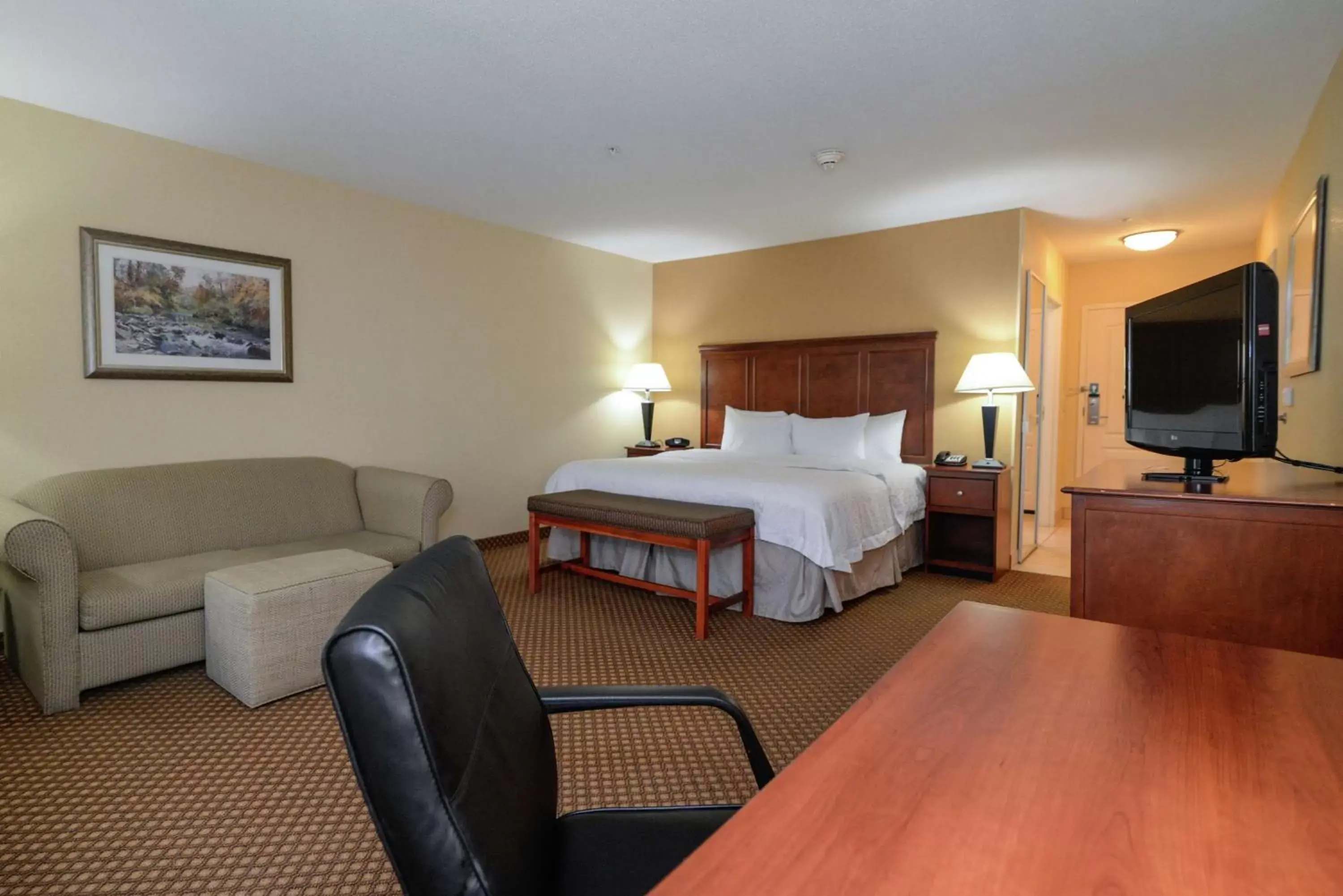 Bedroom in Hampton Inn & Suites Detroit/Chesterfield