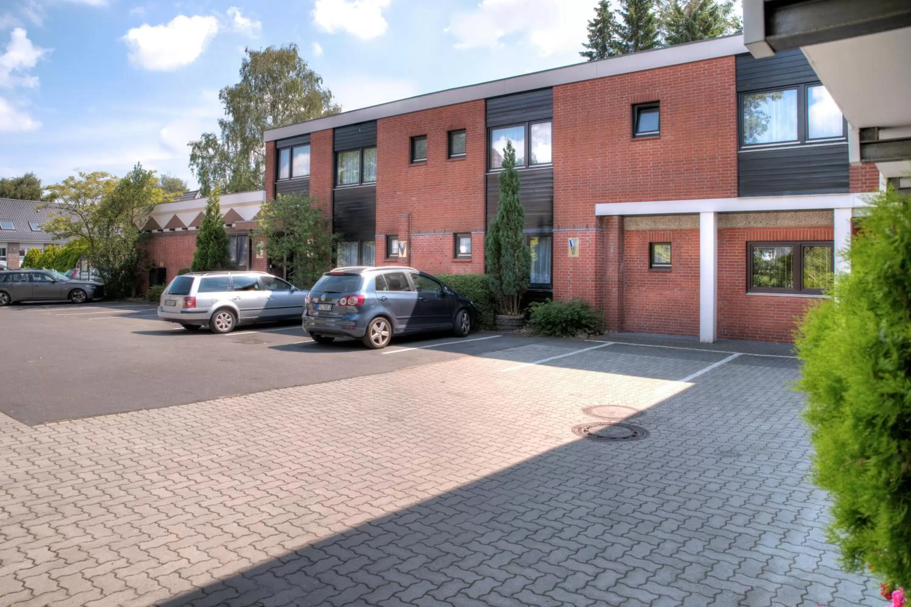 Facade/entrance, Property Building in Hotel am Wasserturm