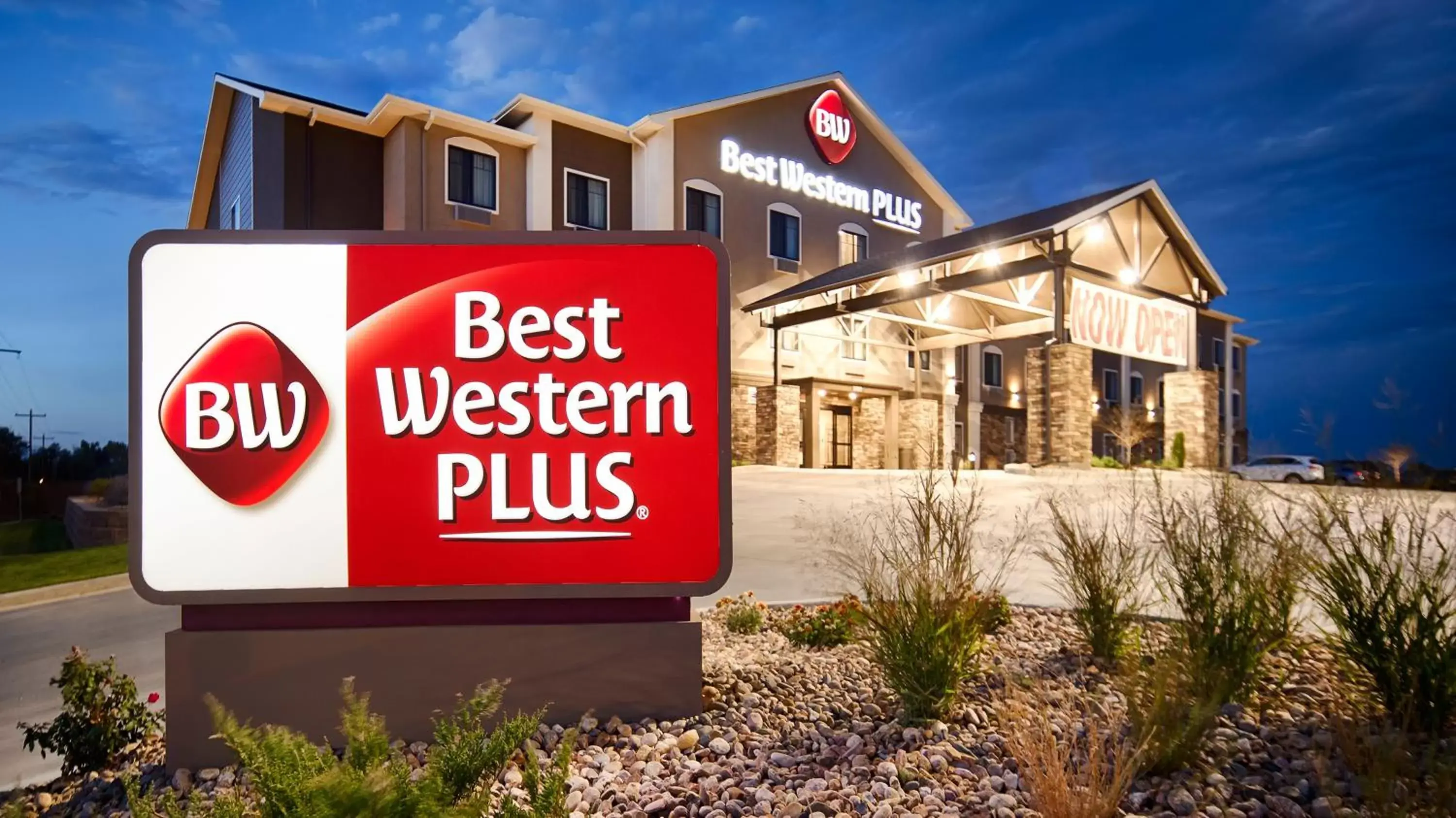 Area and facilities, Property Building in Best Western Plus Overland Inn