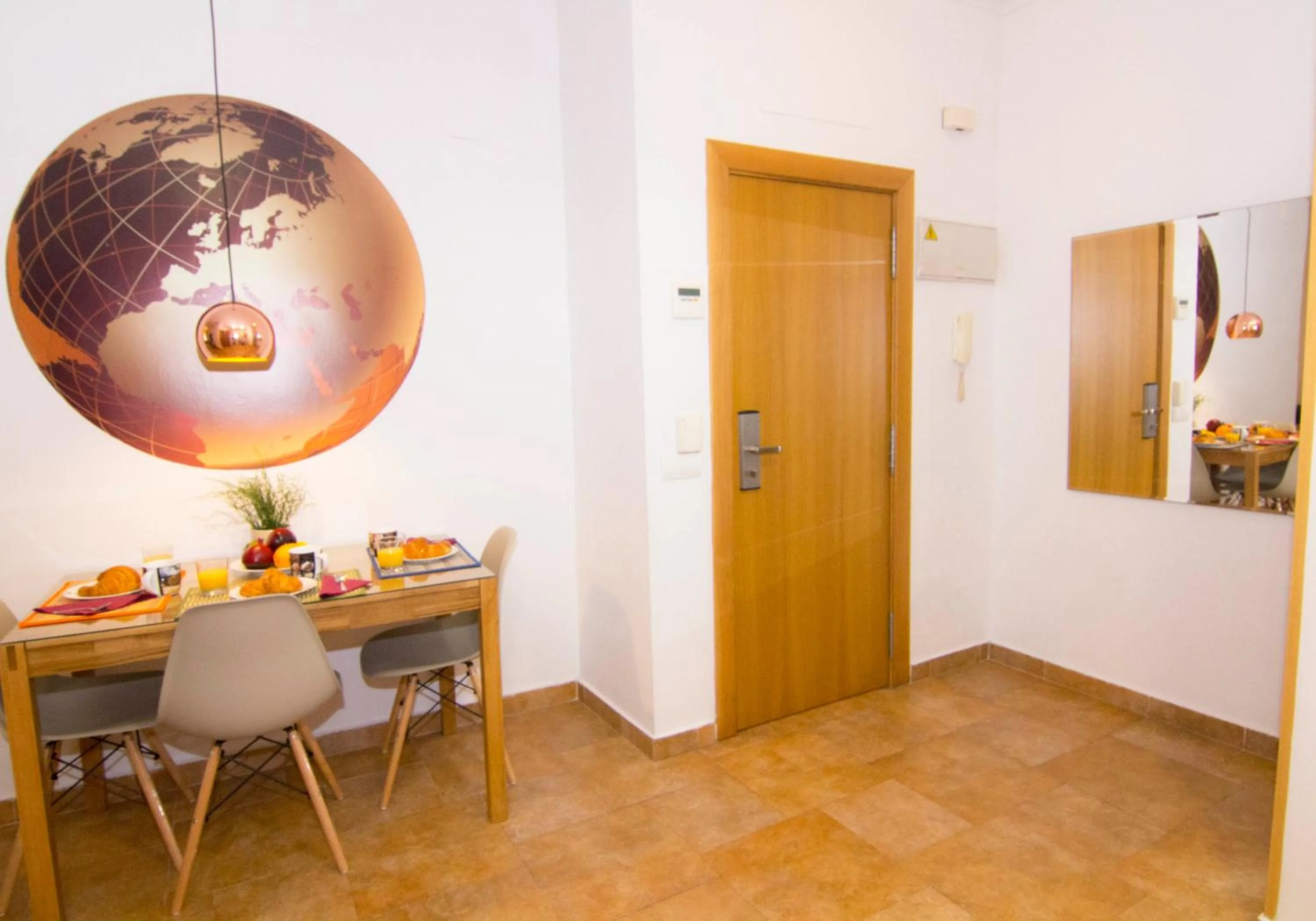 Dining area in Living Valencia Apartments - Merced