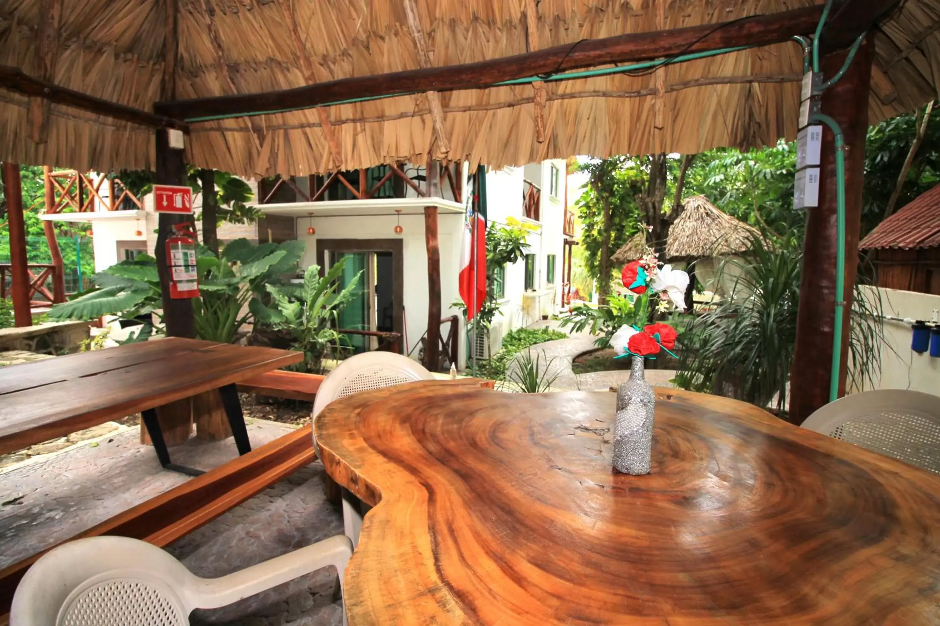 Patio in Hotel Pancho Villas Bacalar Vista a Laguna