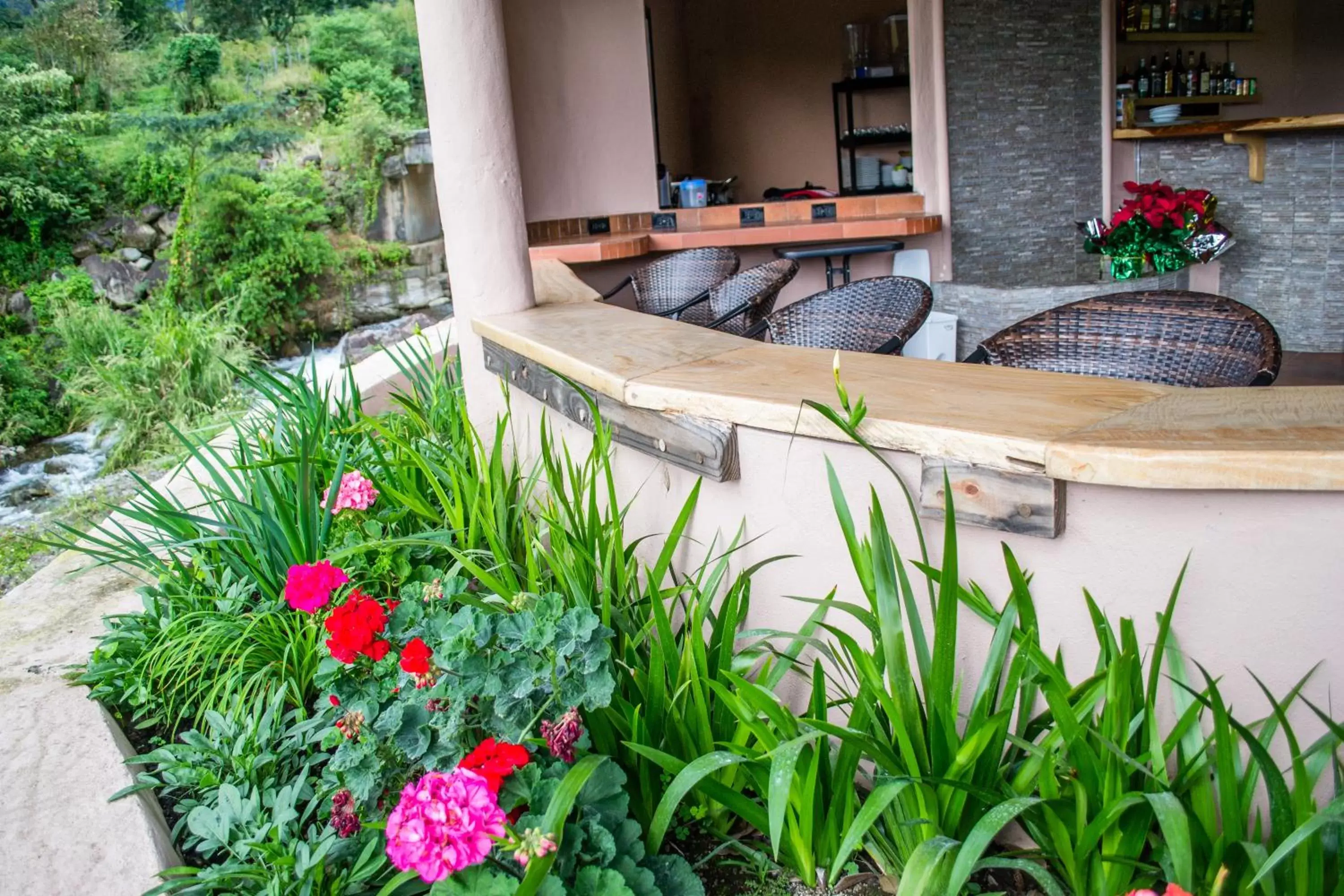 Lounge or bar in The Inn at Palo Alto Lounge or bar in The Inn at Palo Alto