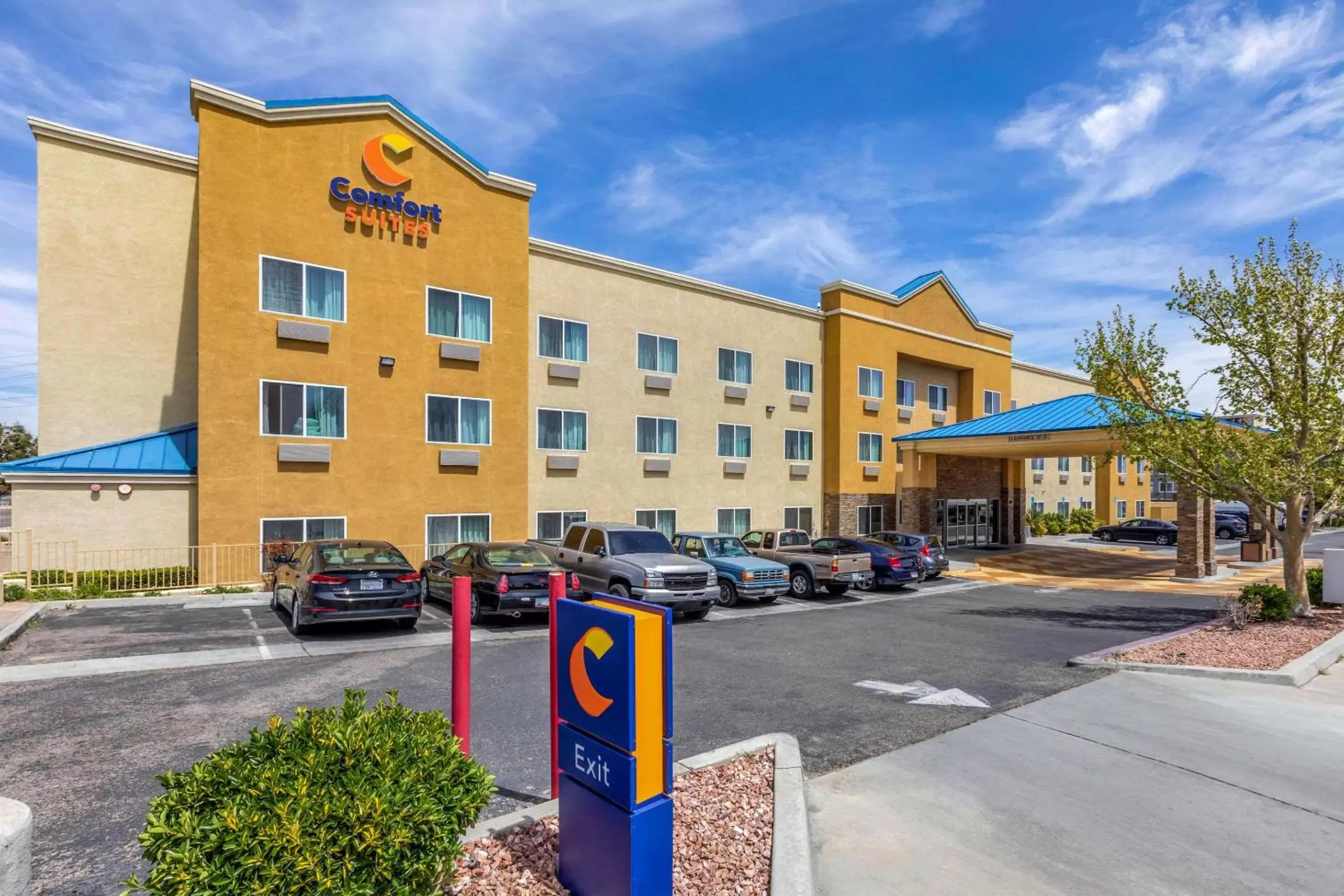 Property building in Comfort Suites Victorville-Hesperia Property building in Comfort Suites Victorville-Hesperia