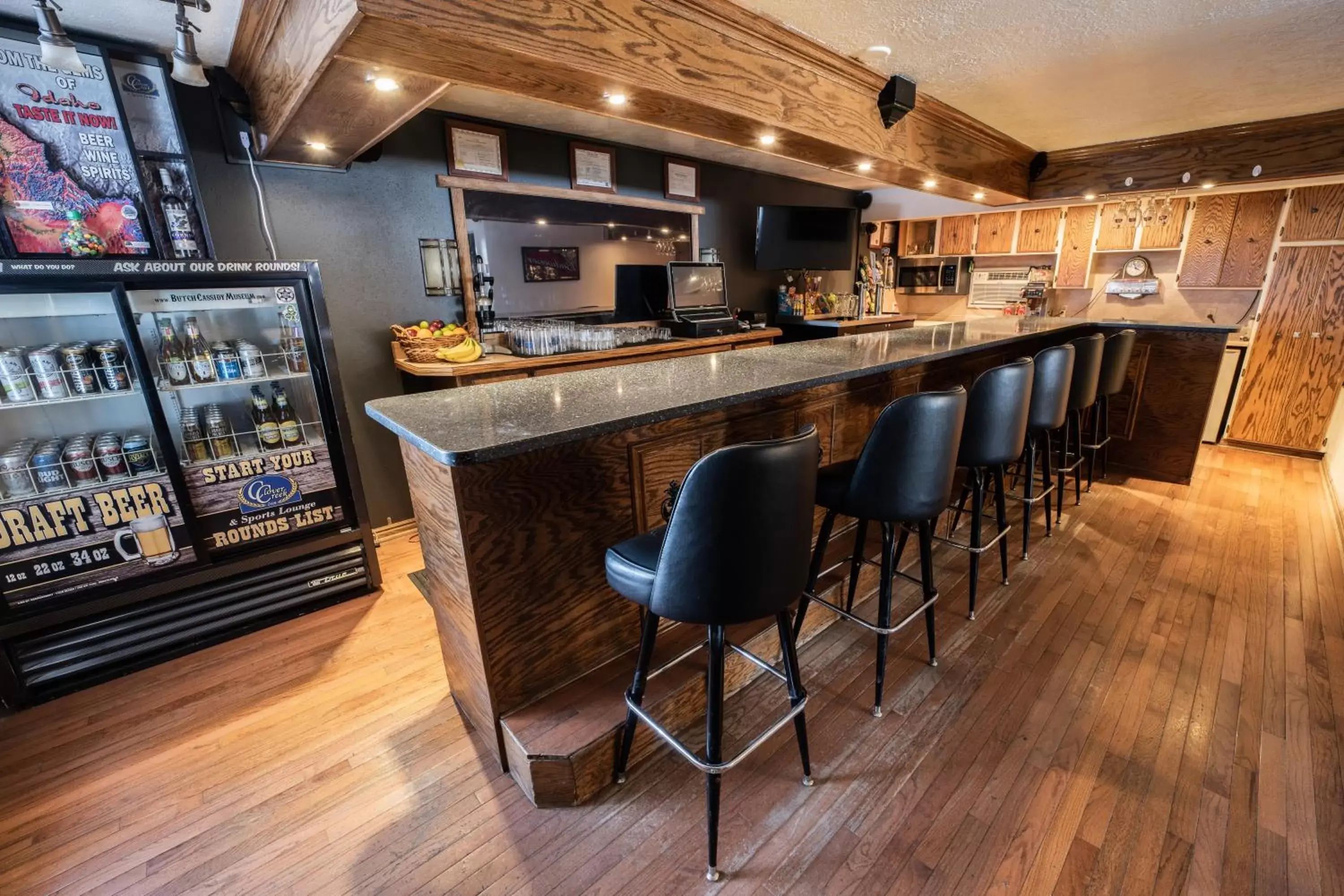 Lounge or bar, Lounge/Bar in Clover Creek Inn