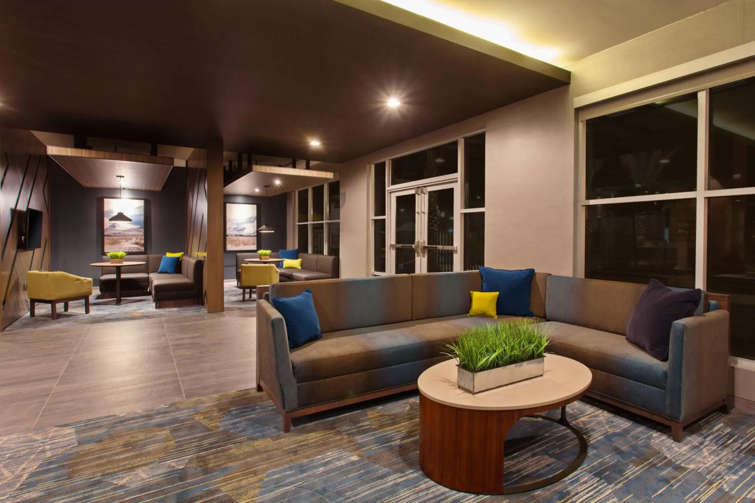 Lobby or reception, Seating Area in Courtyard by Marriott San Diego El Cajon