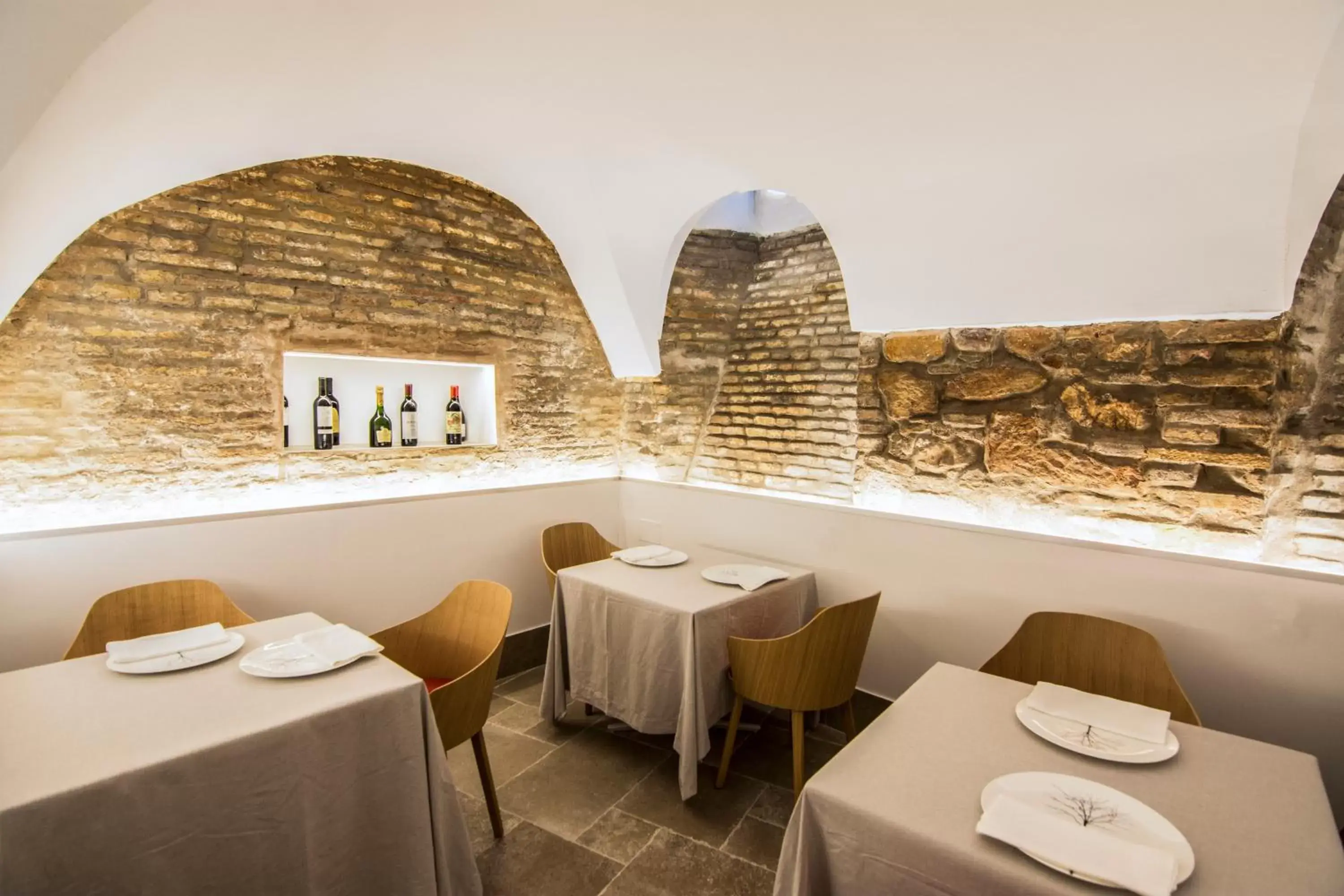 Restaurant/Places to Eat in Hotel Oleum