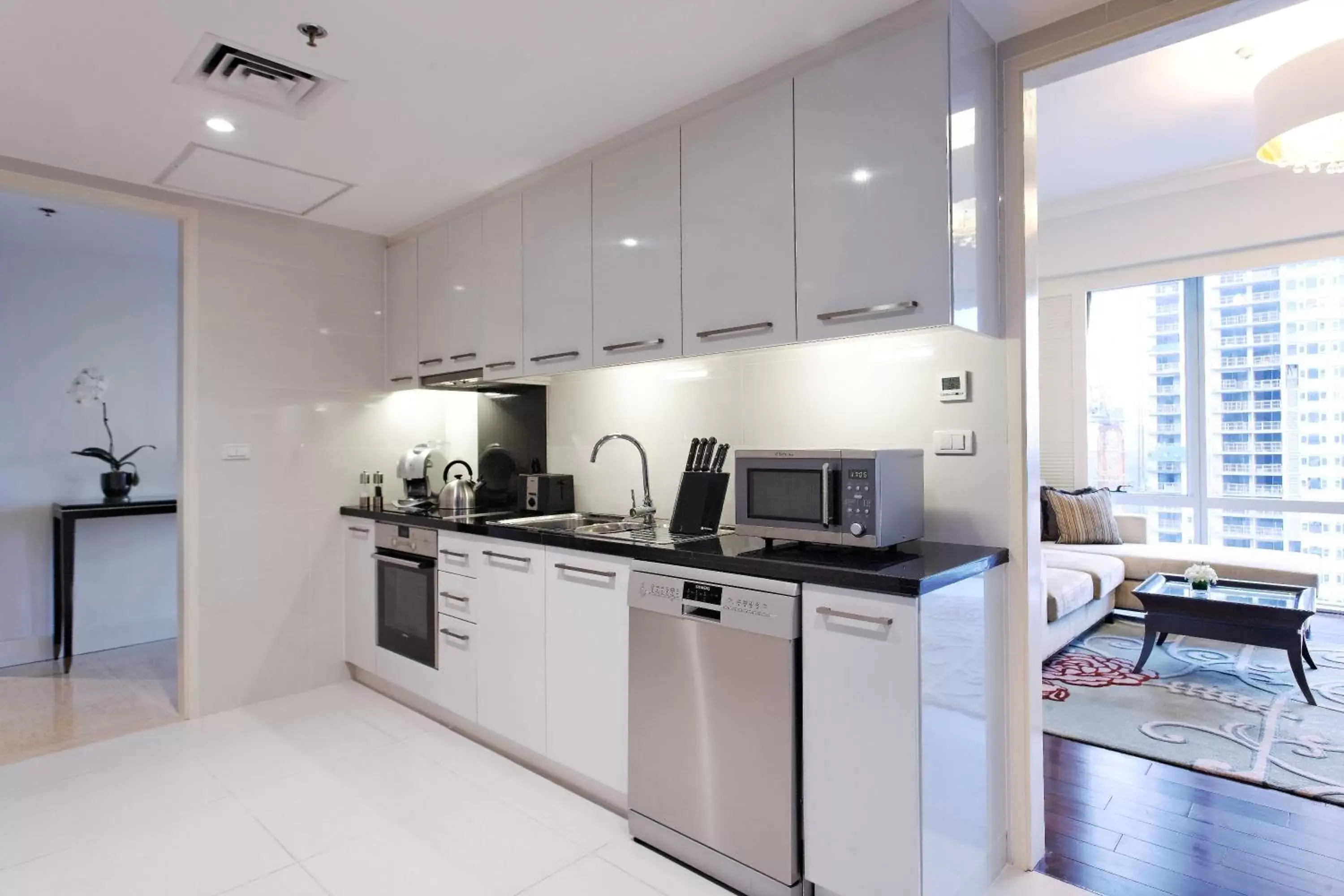 Kitchen or kitchenette, Kitchen/Kitchenette in Raffles Makati