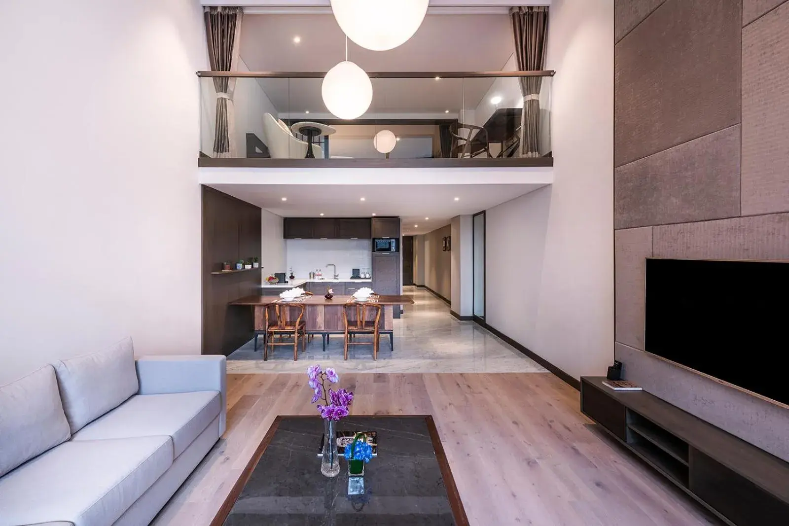 Living room, Seating Area in Novotel Suites Shanghai Hongqiao