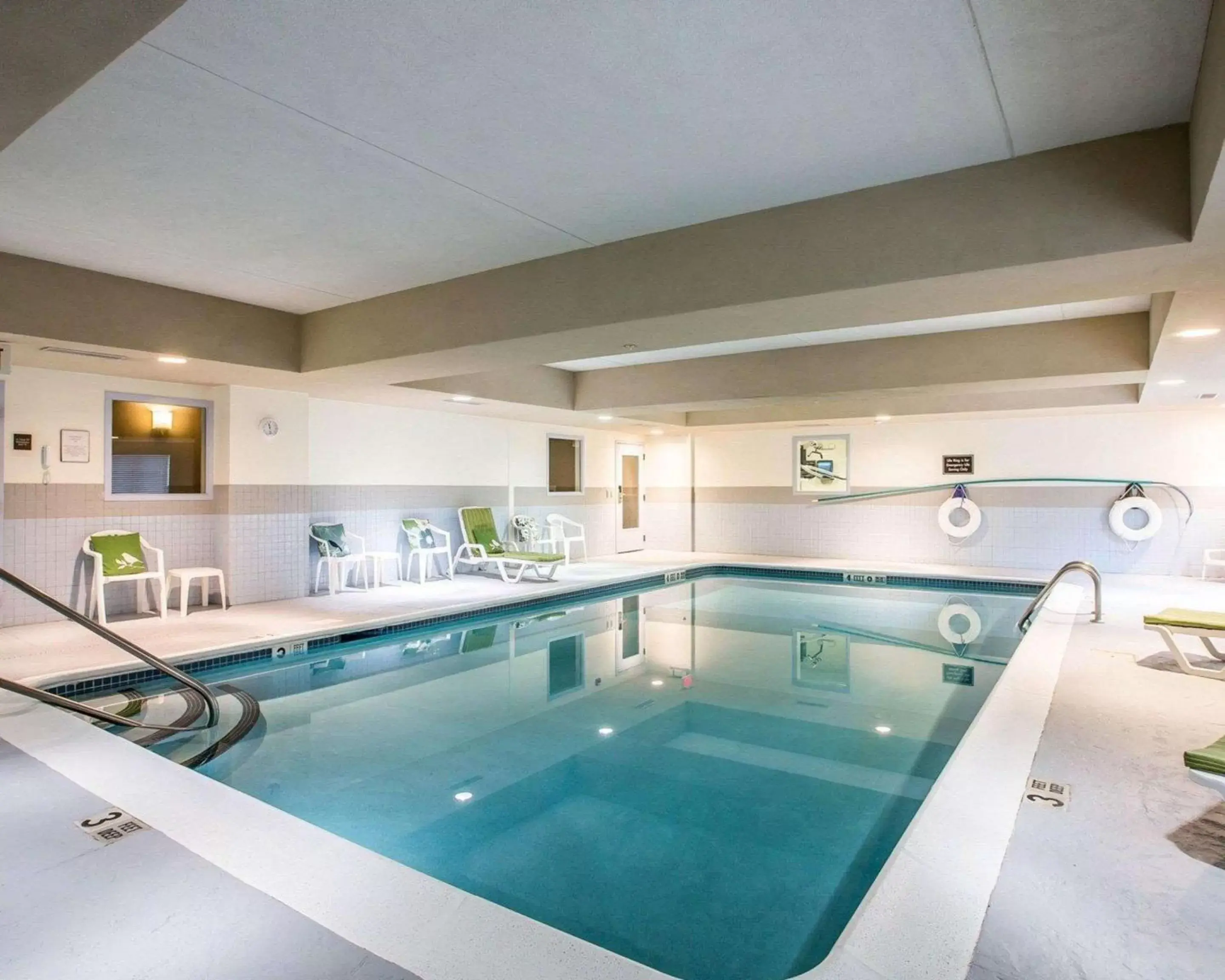 On site, Swimming Pool in Sleep Inn & Suites Queensbury - Lake George