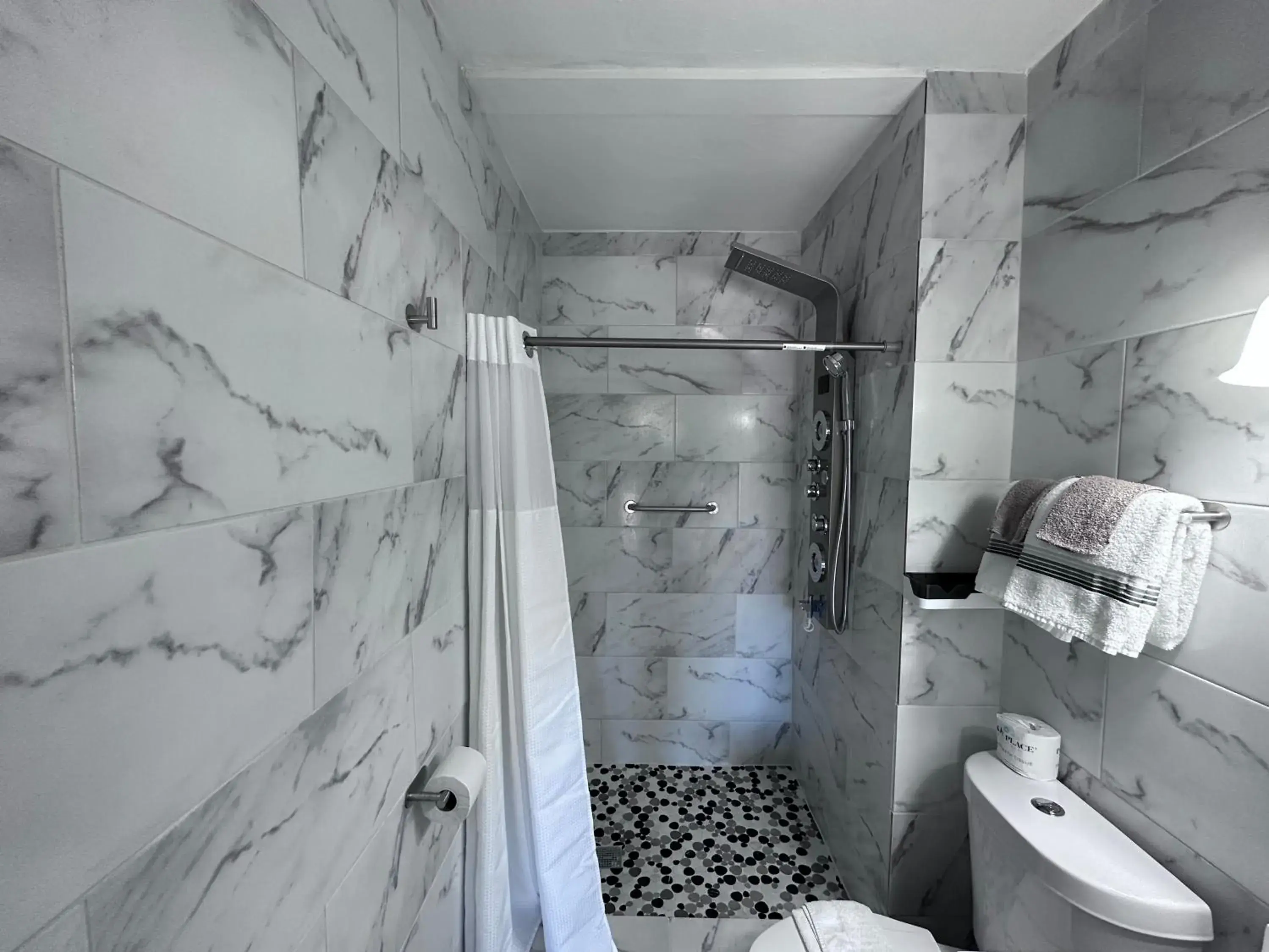 Deluxe Double Room with Two Double Beds in Belle Aire Motel Deluxe Double Room with Two Double Beds in Belle Aire Motel