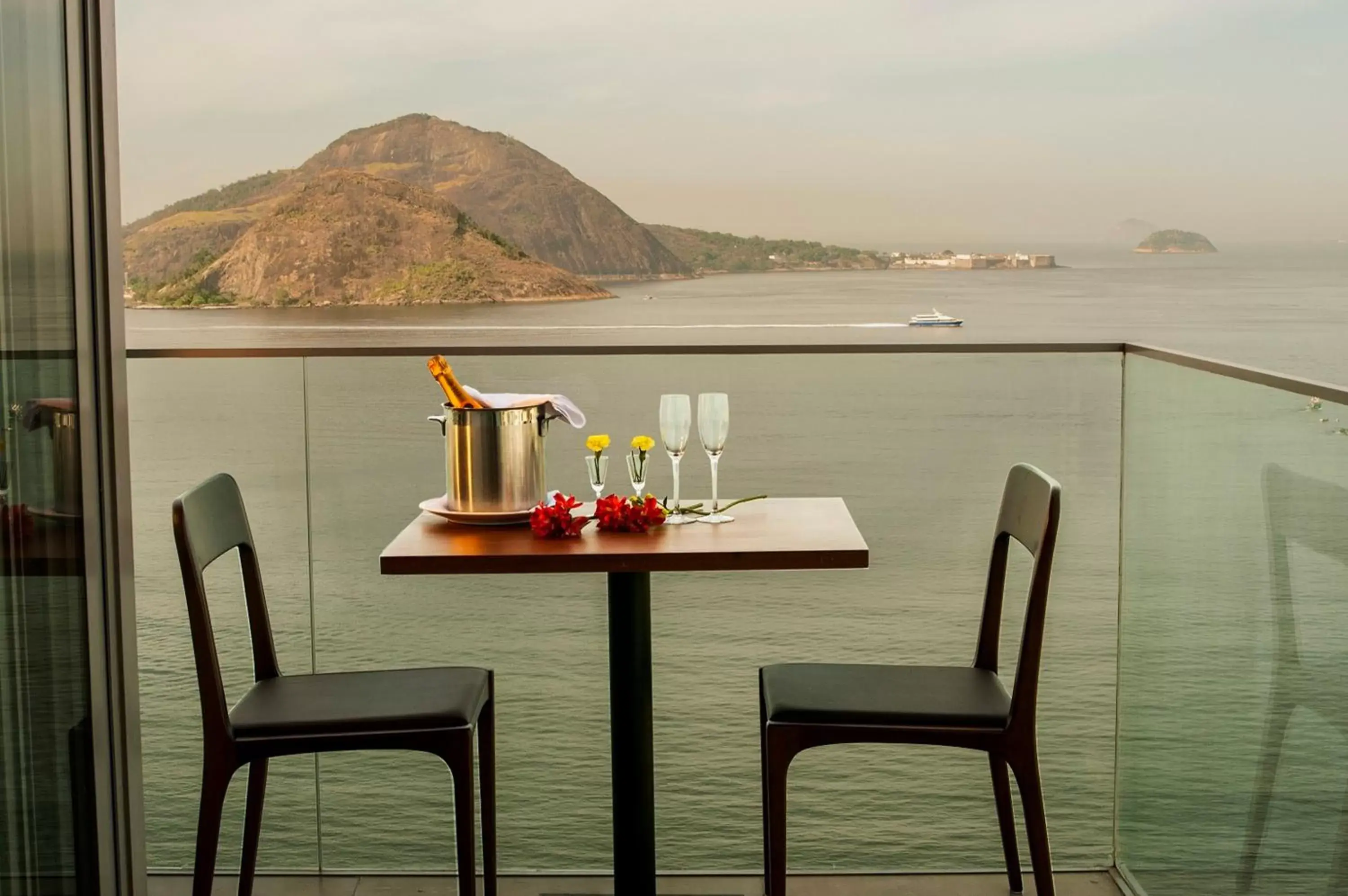 Balcony/Terrace in H Niteroi Hotel