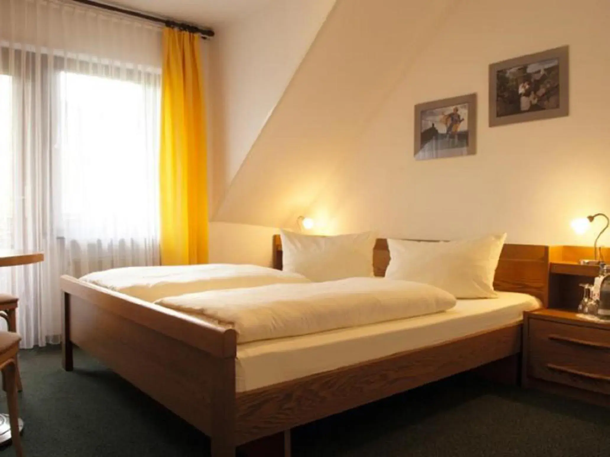 Photo of the whole room, Bed in Moselstern Hotel Zum guten Onkel