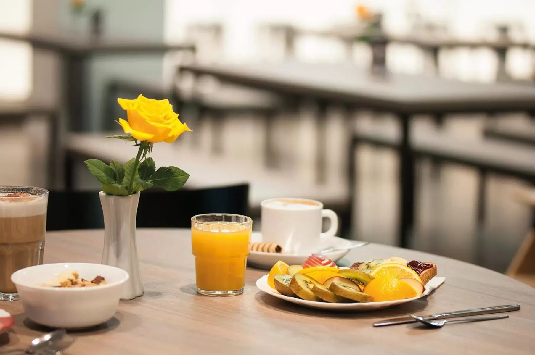 Buffet breakfast in a&o Düsseldorf Hauptbahnhof