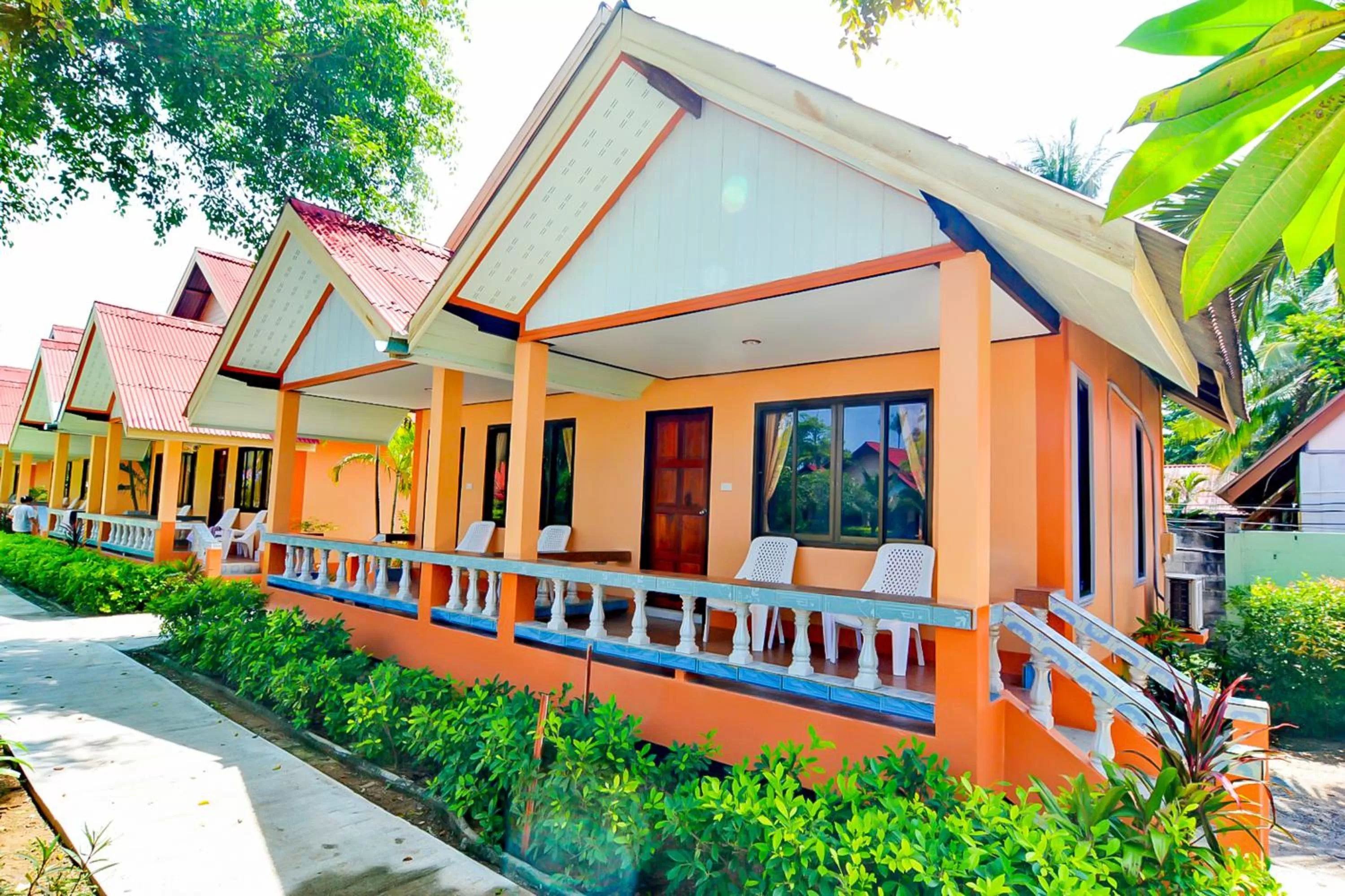 Property building in Lanta Emerald Bungalow