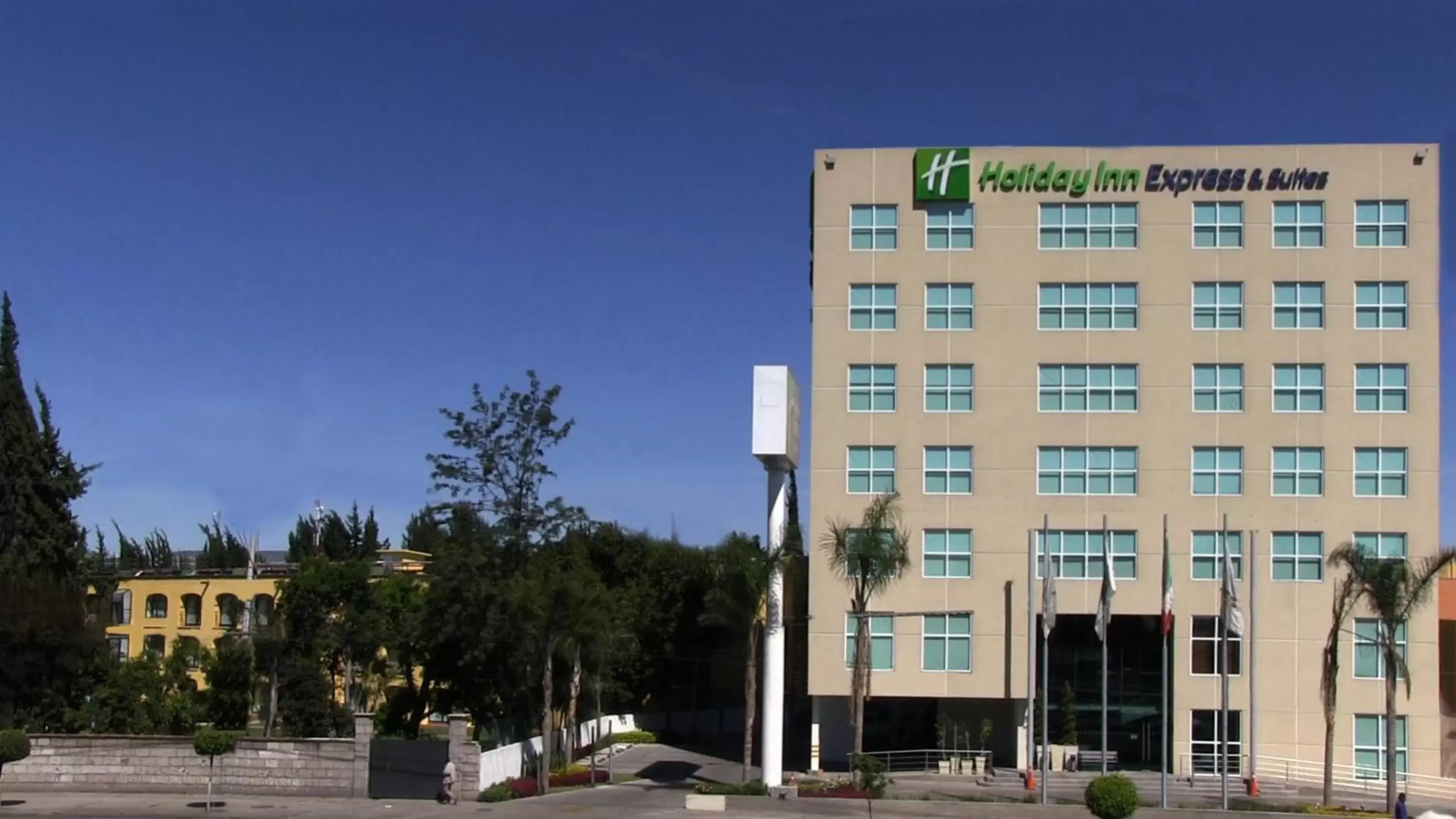 Property Building in Holiday Inn Express & Suites Queretaro, an IHG Hotel